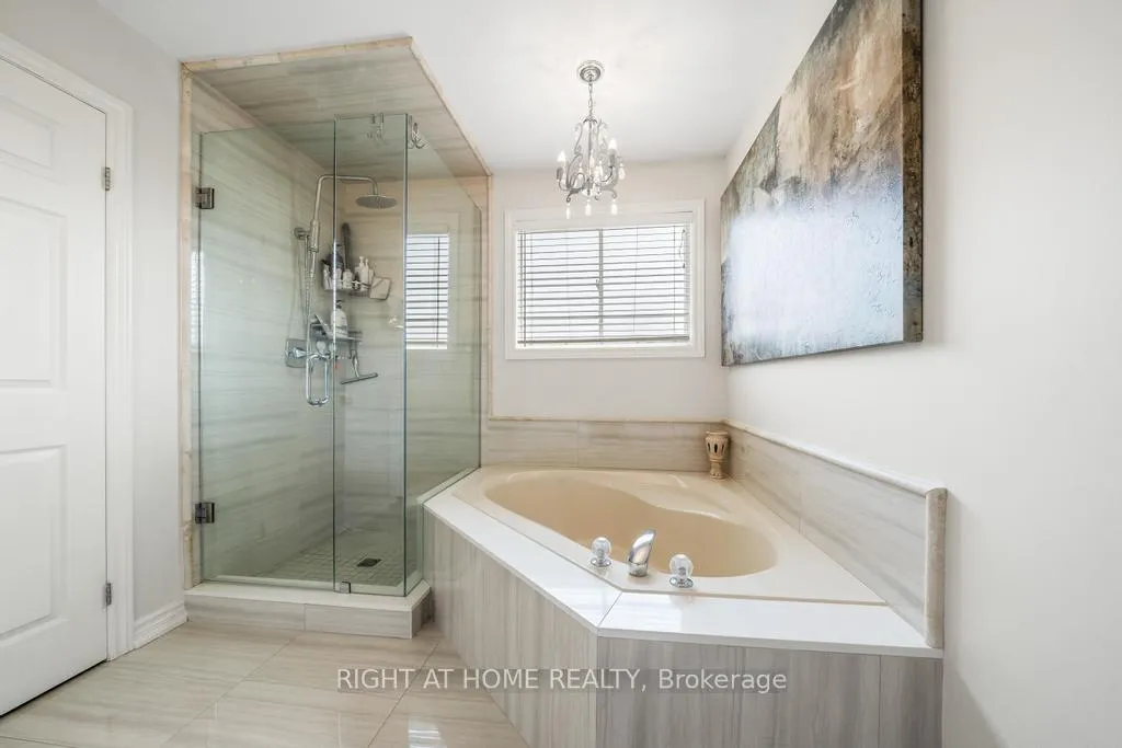 Photo 31 of 12 Valridge Court, Hamilton, Ancaster — HOMEH