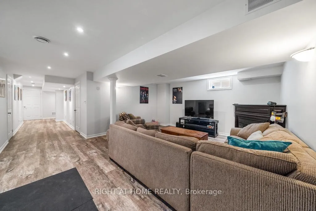 Photo 35 of 12 Valridge Court, Hamilton, Ancaster — HOMEH