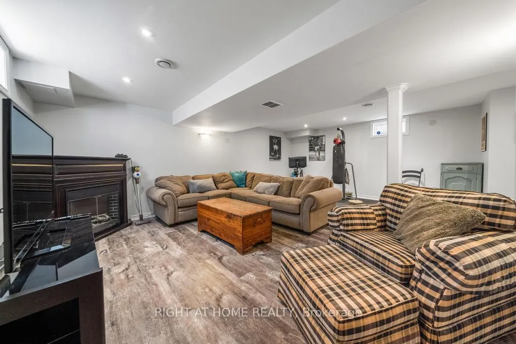 Photo 37 of 12 Valridge Court, Hamilton, Ancaster — HOMEH