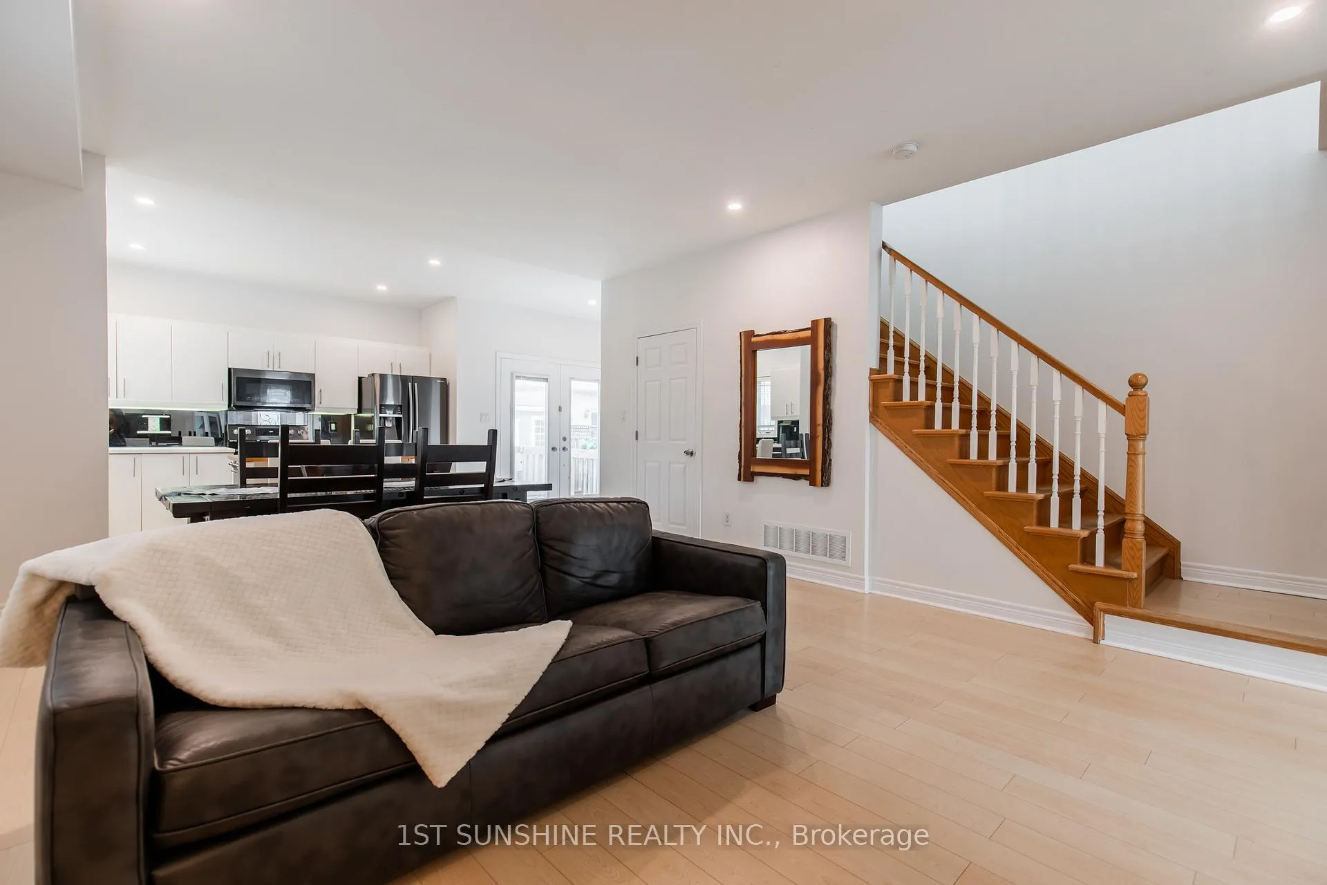Photo 10 of 233 Springvalley Crescent, Hamilton, Gourley — HOMEH