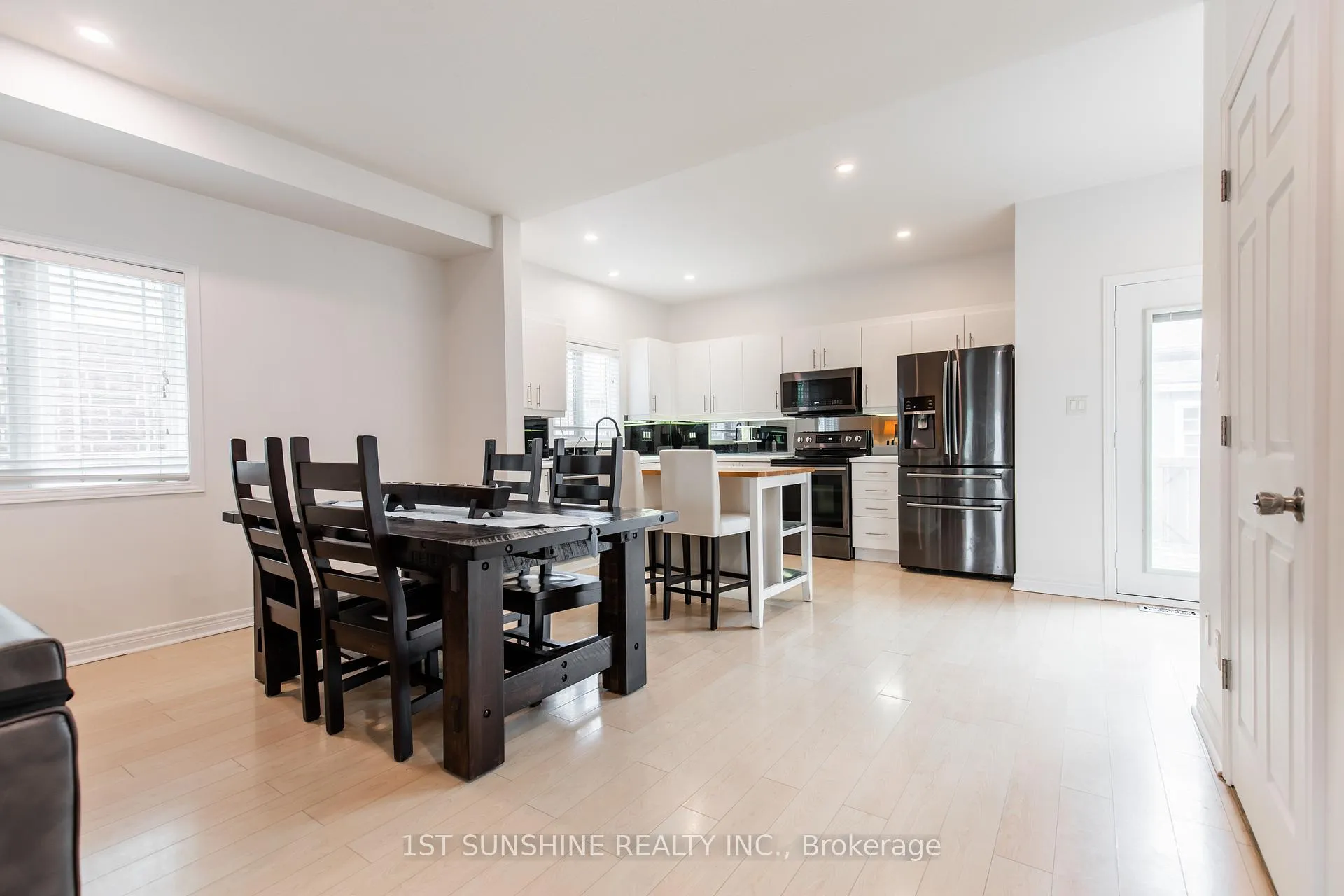 Photo 11 of 233 Springvalley Crescent, Hamilton, Gourley — HOMEH