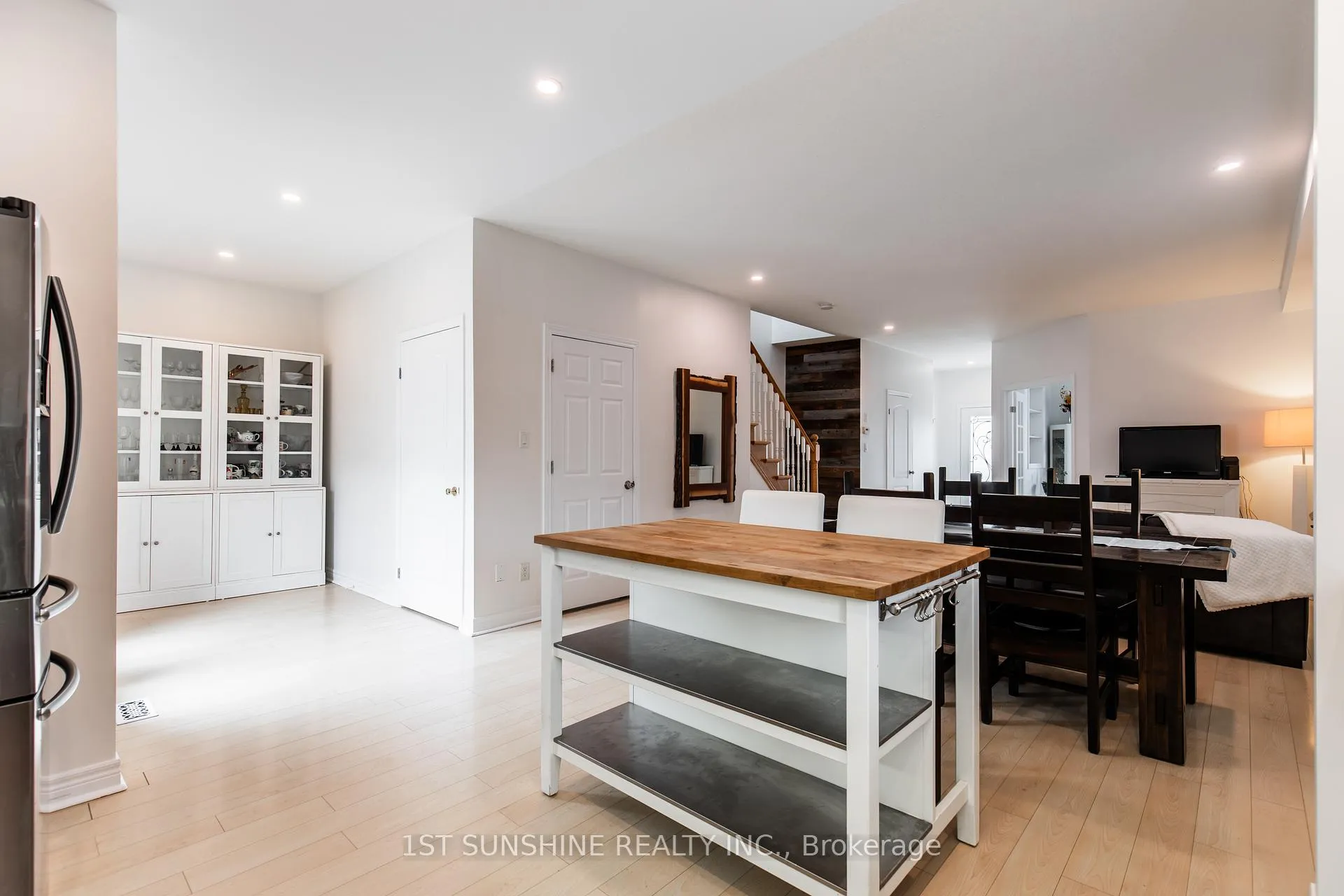 Photo 16 of 233 Springvalley Crescent, Hamilton, Gourley — HOMEH