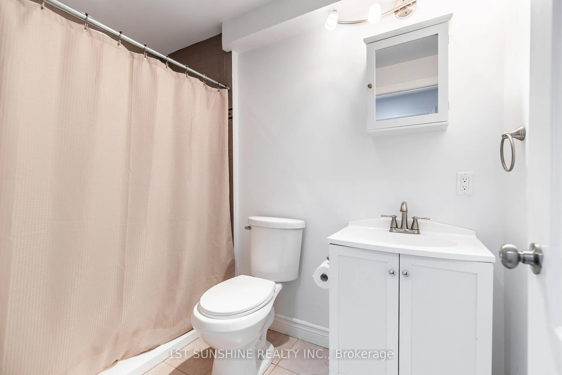 Photo 34 of 233 Springvalley Crescent, Hamilton, Gourley — HOMEH