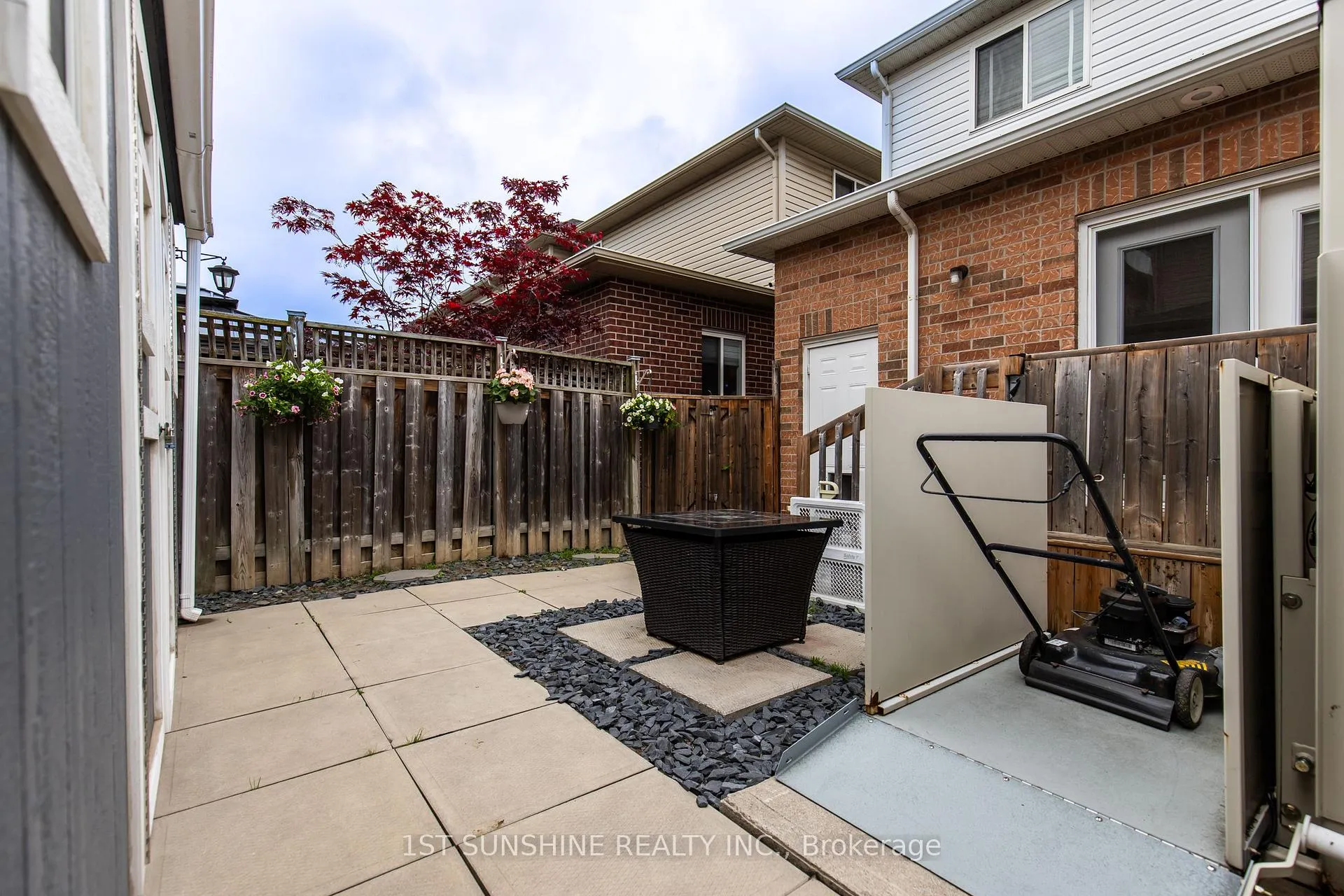 Photo 40 of 233 Springvalley Crescent, Hamilton, Gourley — HOMEH