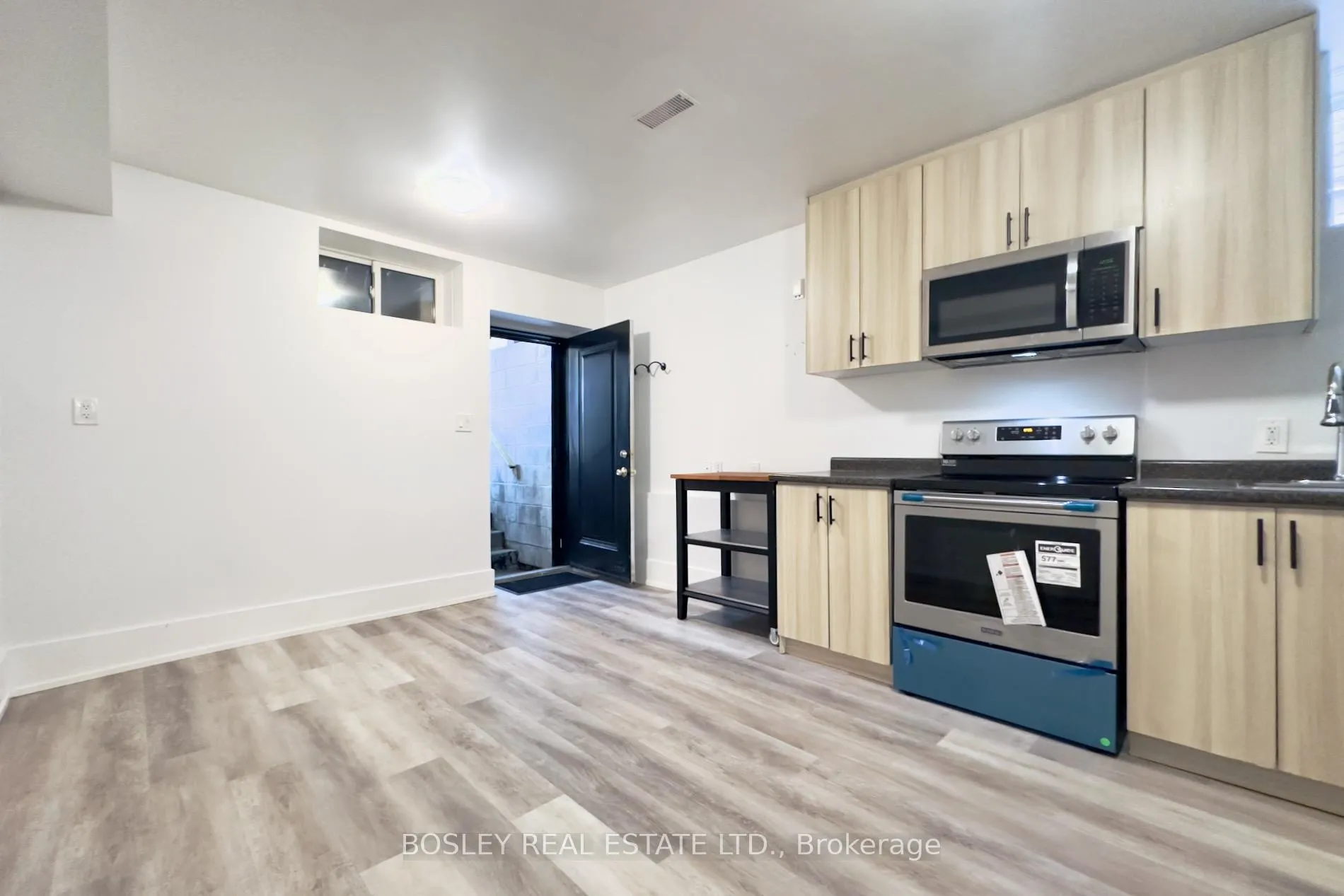 Photo 6 of Unit Lower, 33 Lawlor Avenue, Toronto, East End-Danforth — HOMEH