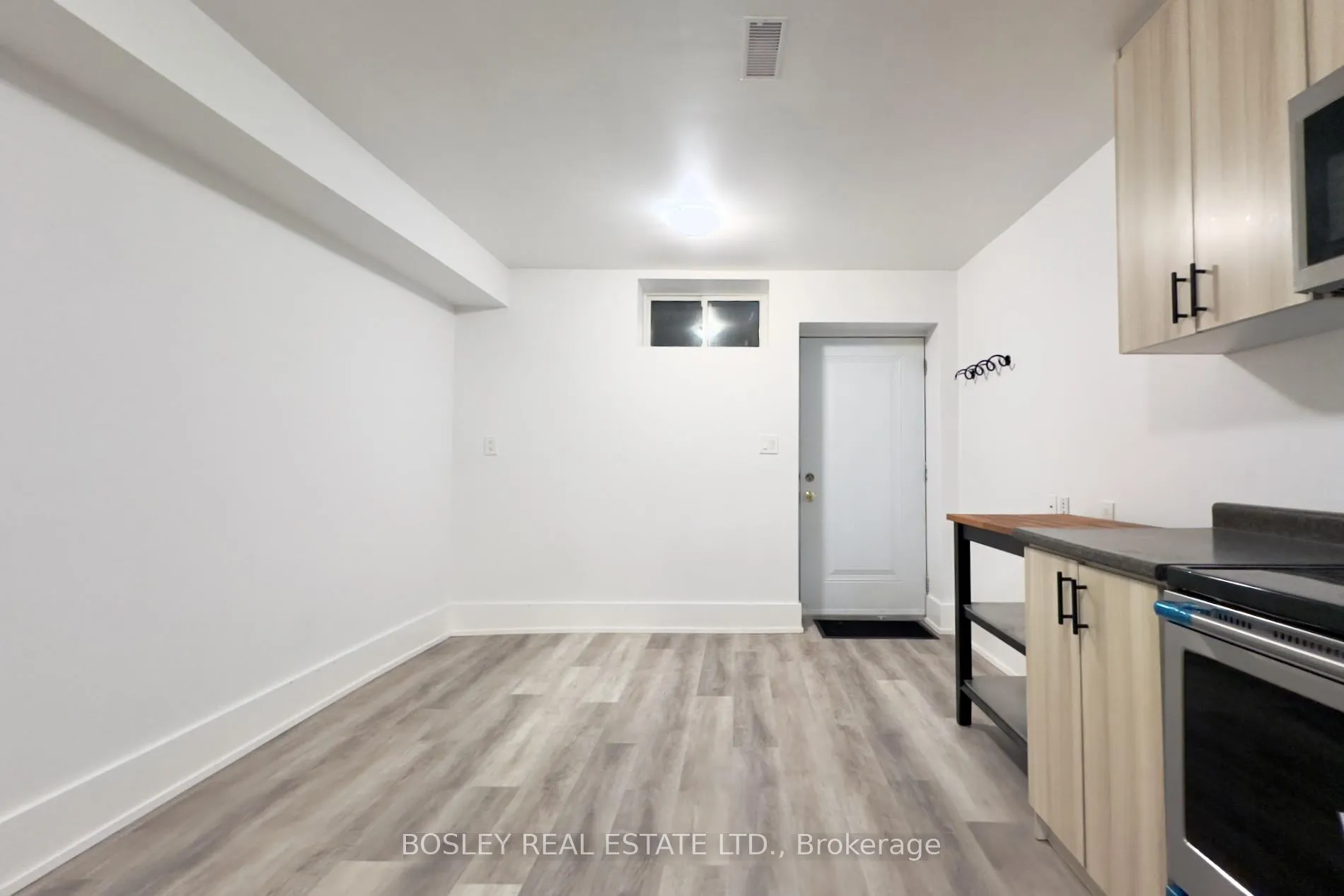 Photo 7 of Unit Lower, 33 Lawlor Avenue, Toronto, East End-Danforth — HOMEH