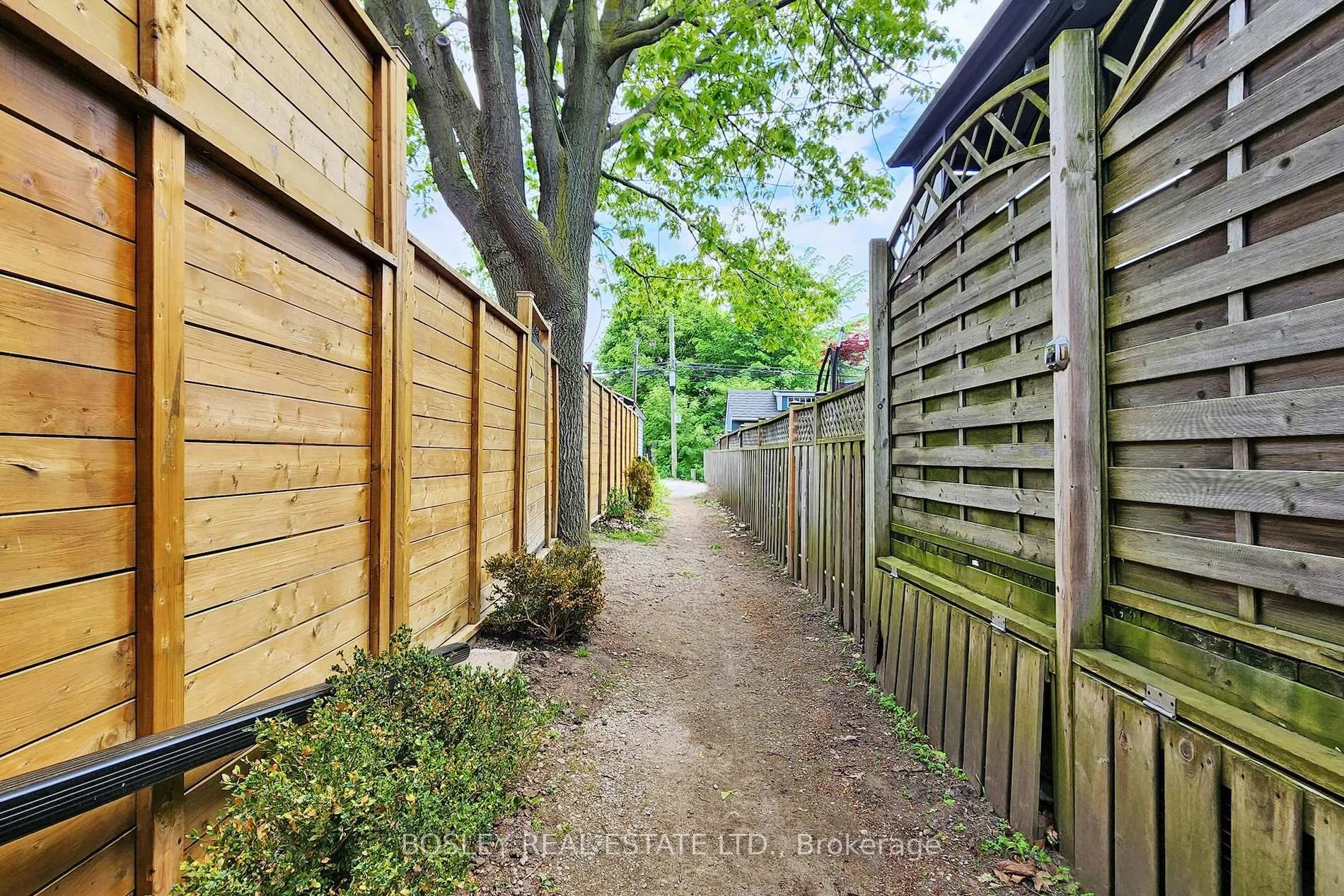 Photo 20 of Unit Lower, 33 Lawlor Avenue, Toronto, East End-Danforth — HOMEH