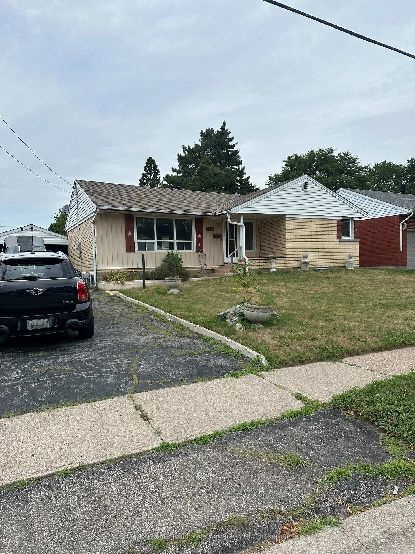 Front of 5971 Scott Street