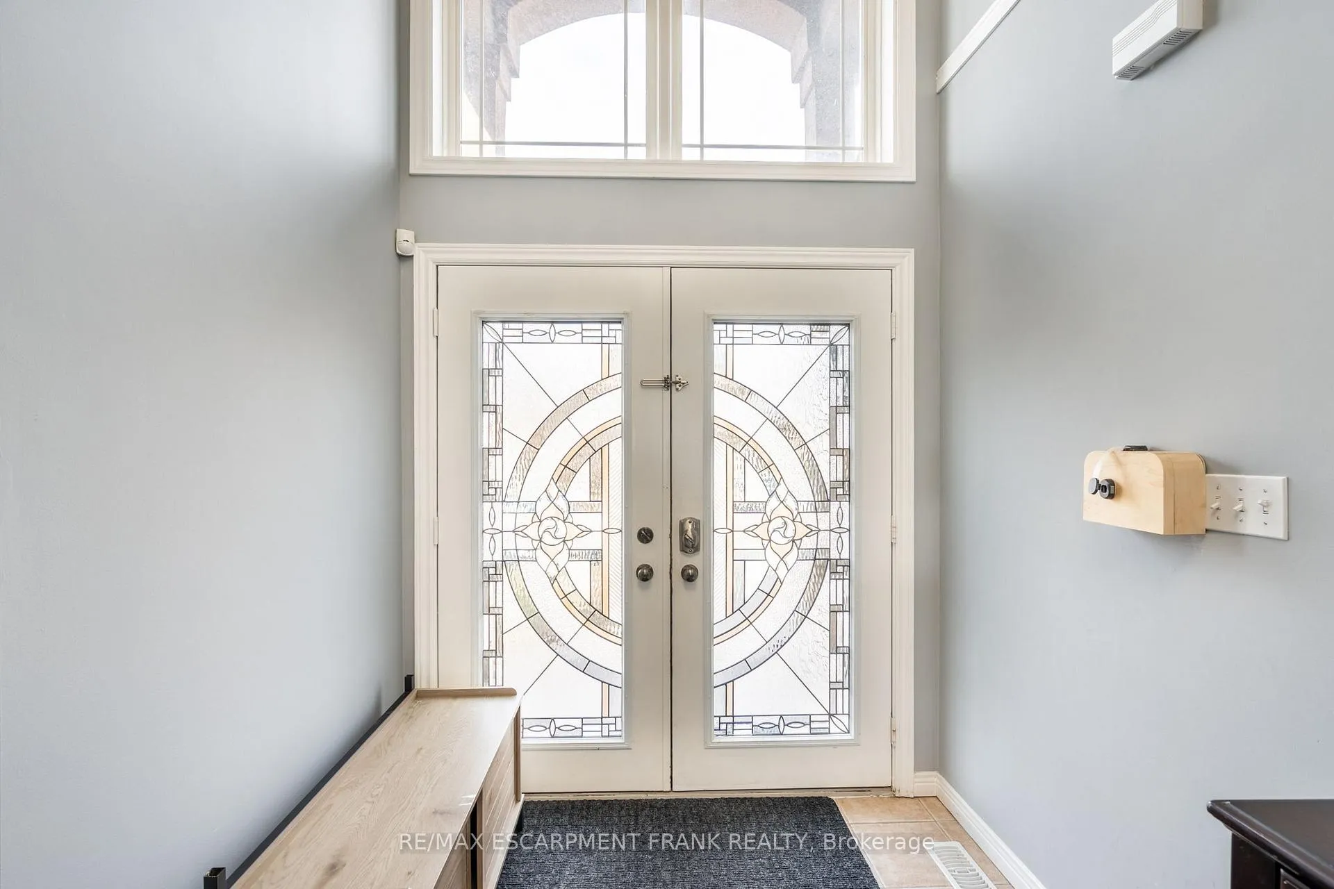 Photo 3 of 36 Showcase Drive, Hamilton, Stoney Creek — HOMEH