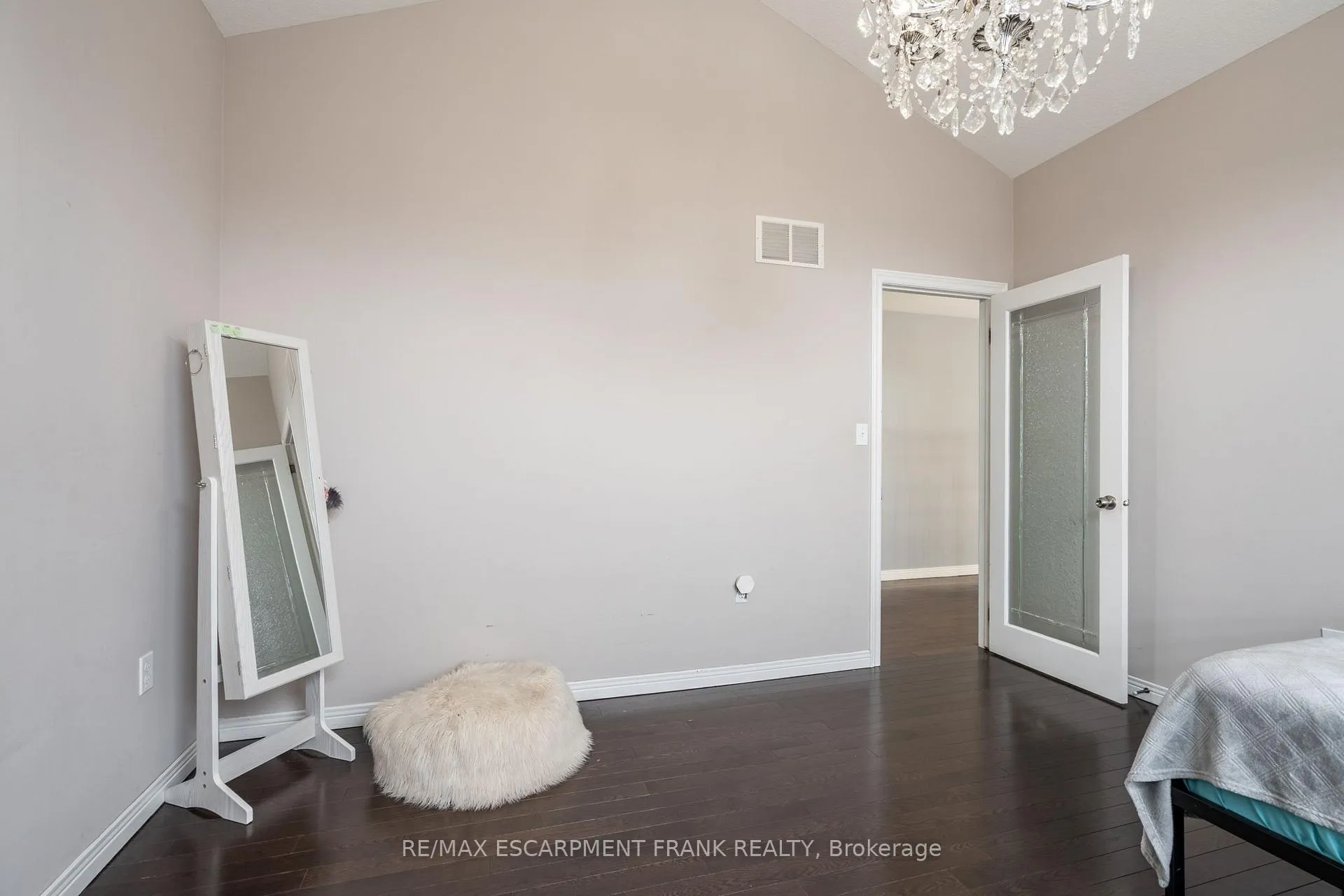 Photo 19 of 36 Showcase Drive, Hamilton, Stoney Creek — HOMEH