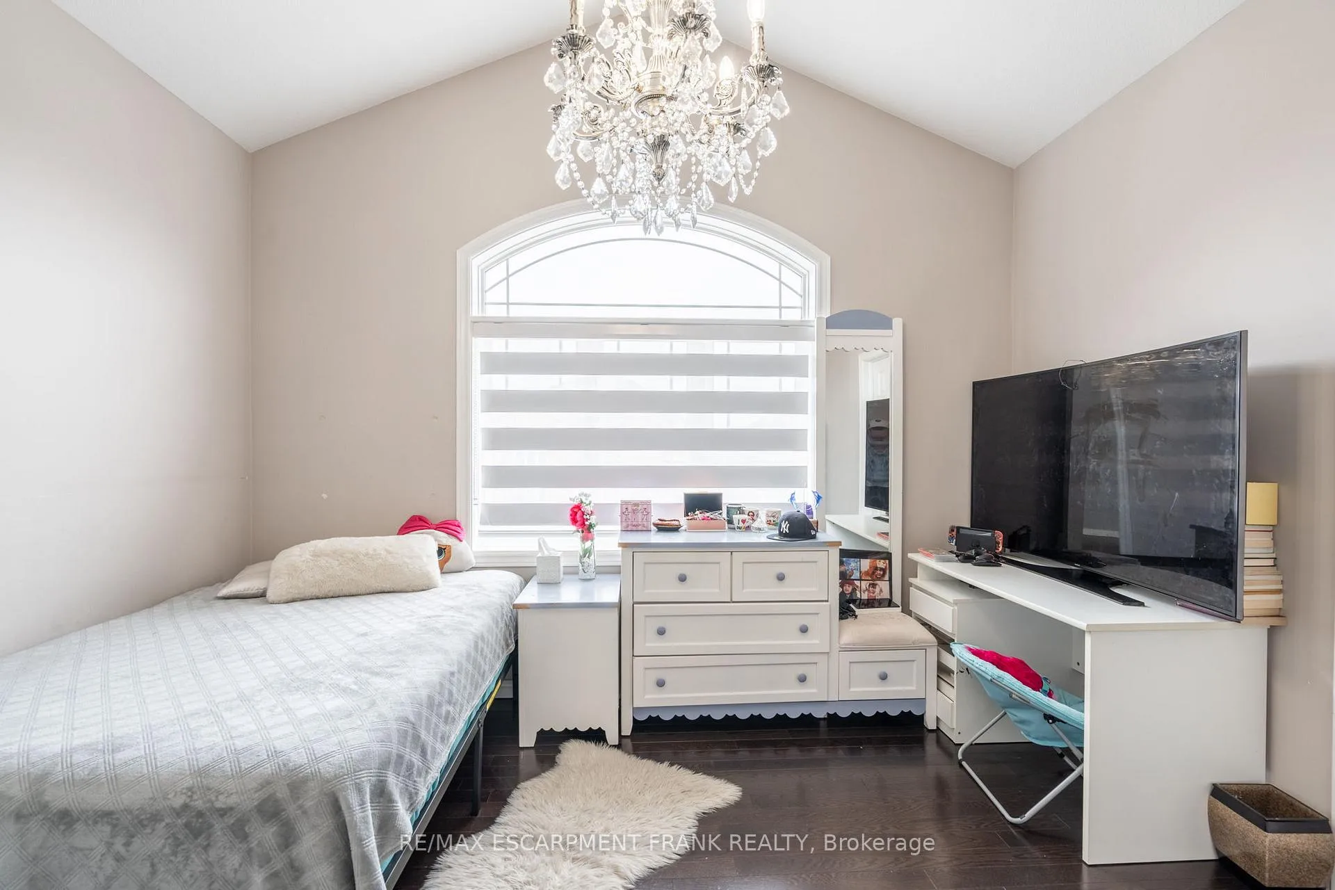 Photo 20 of 36 Showcase Drive, Hamilton, Stoney Creek — HOMEH
