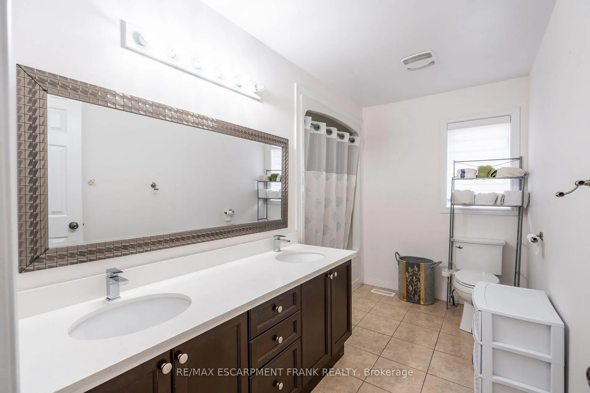 Photo 22 of 36 Showcase Drive, Hamilton, Stoney Creek — HOMEH