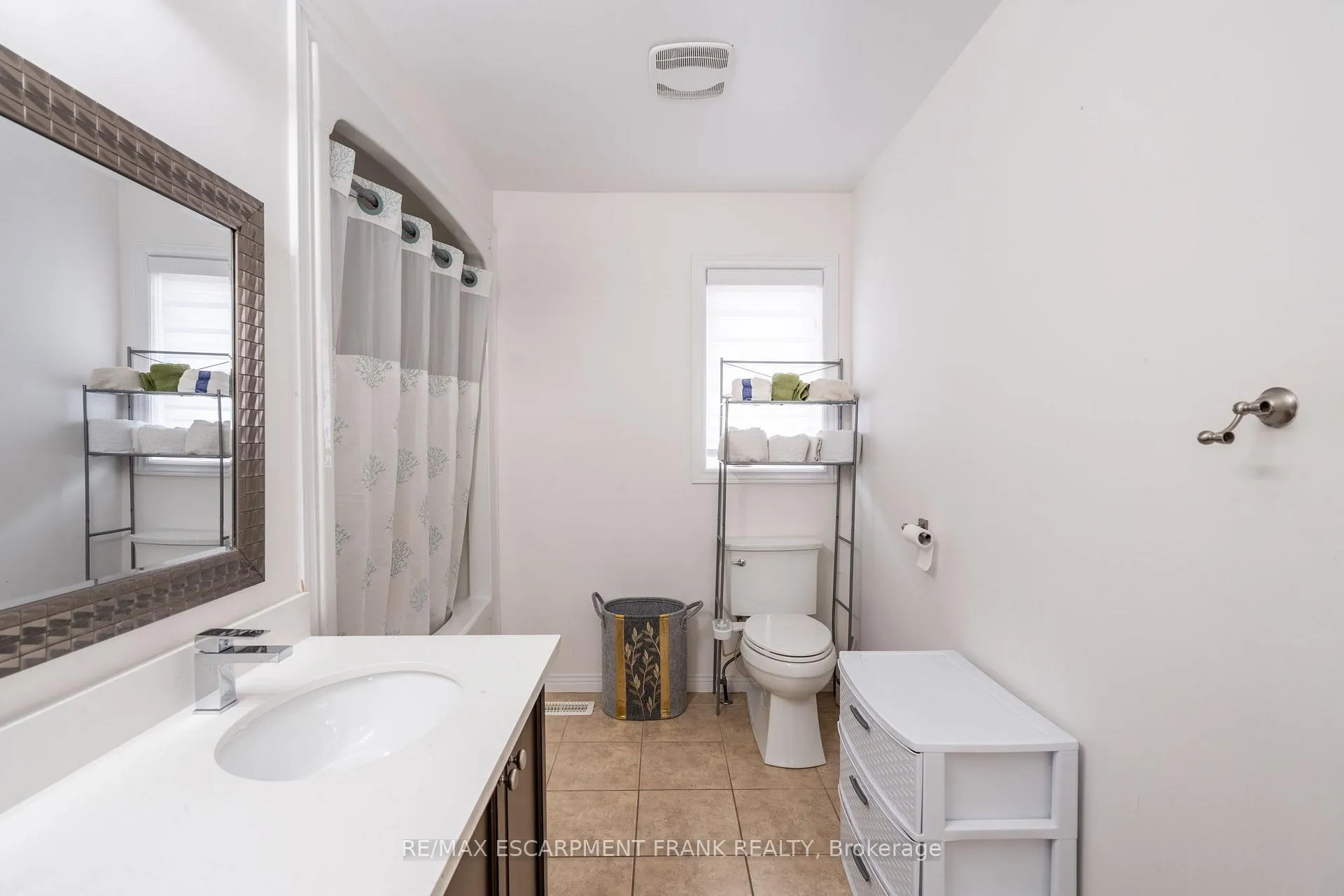 Photo 23 of 36 Showcase Drive, Hamilton, Stoney Creek — HOMEH