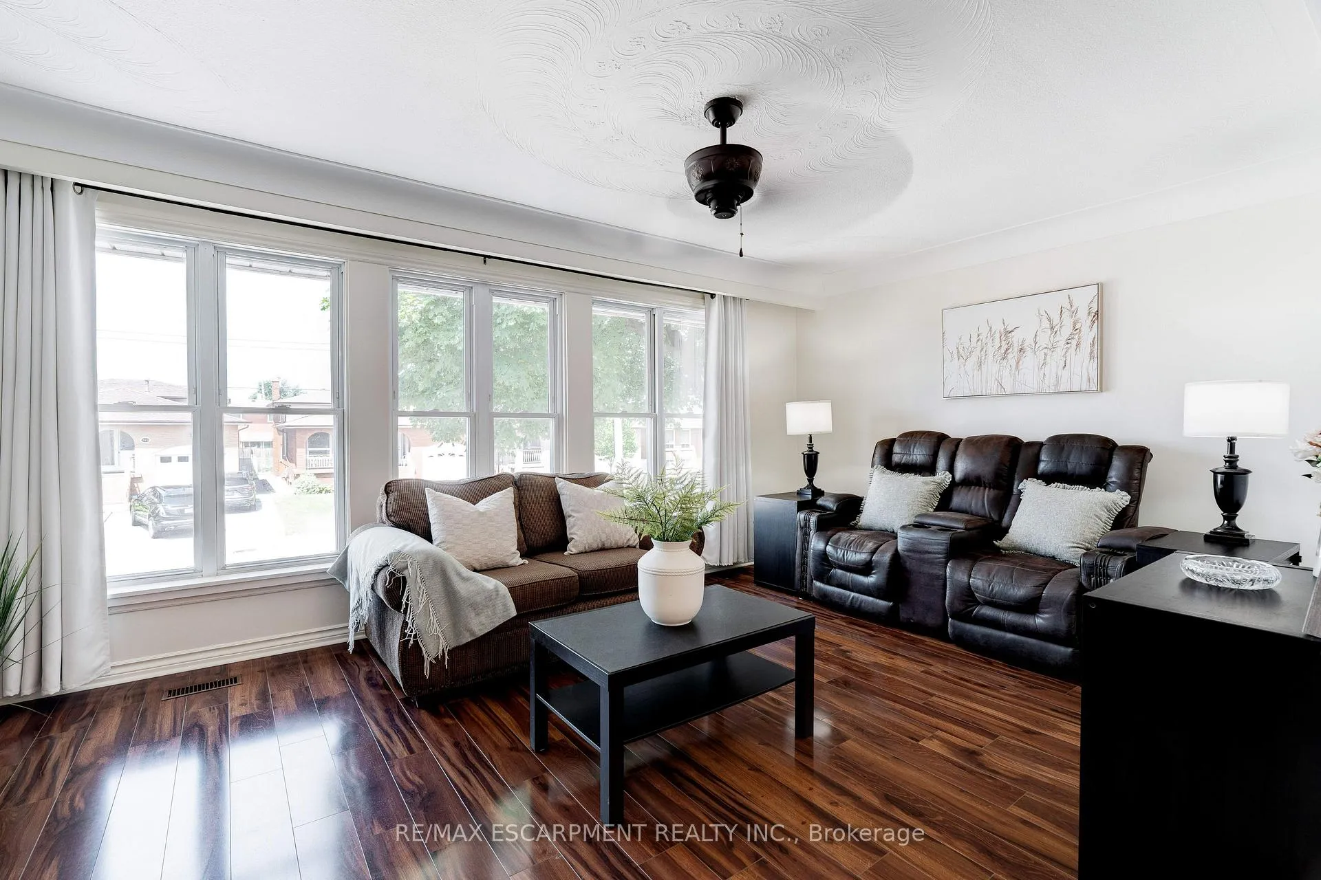Photo 5 of 4 Beston Drive, Hamilton, Lisgar — HOMEH
