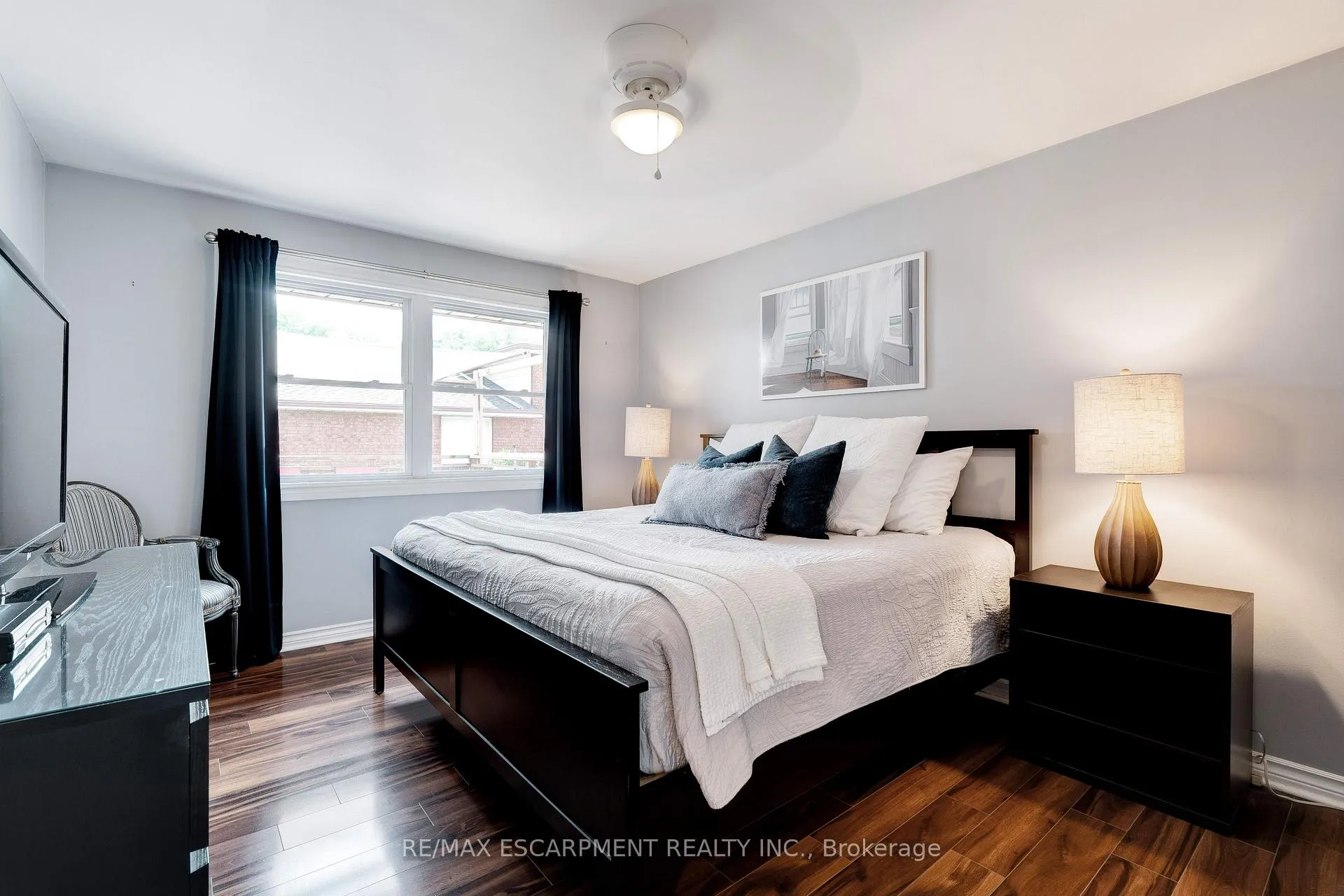 Photo 10 of 4 Beston Drive, Hamilton, Lisgar — HOMEH
