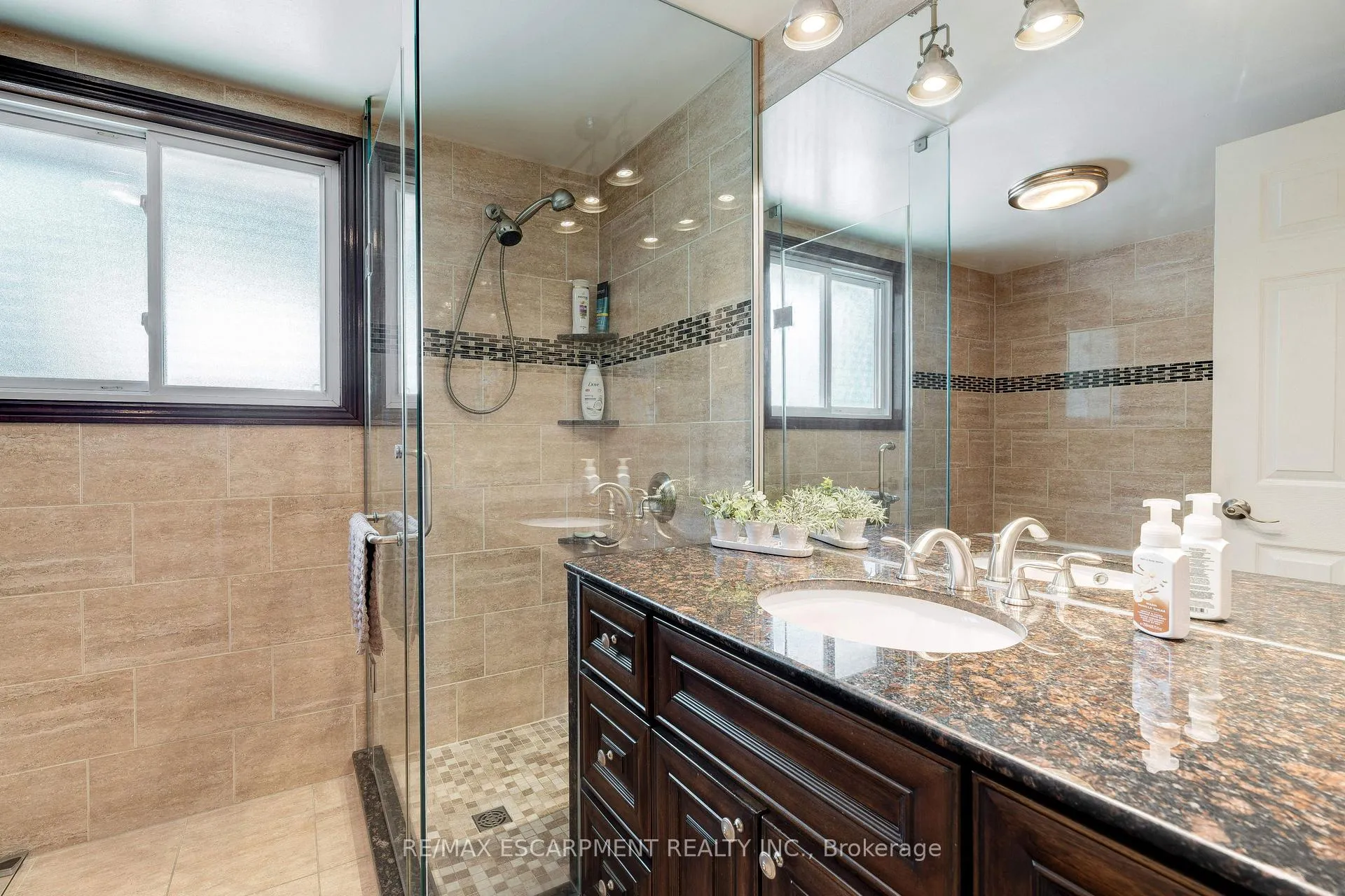 Photo 16 of 4 Beston Drive, Hamilton, Lisgar — HOMEH