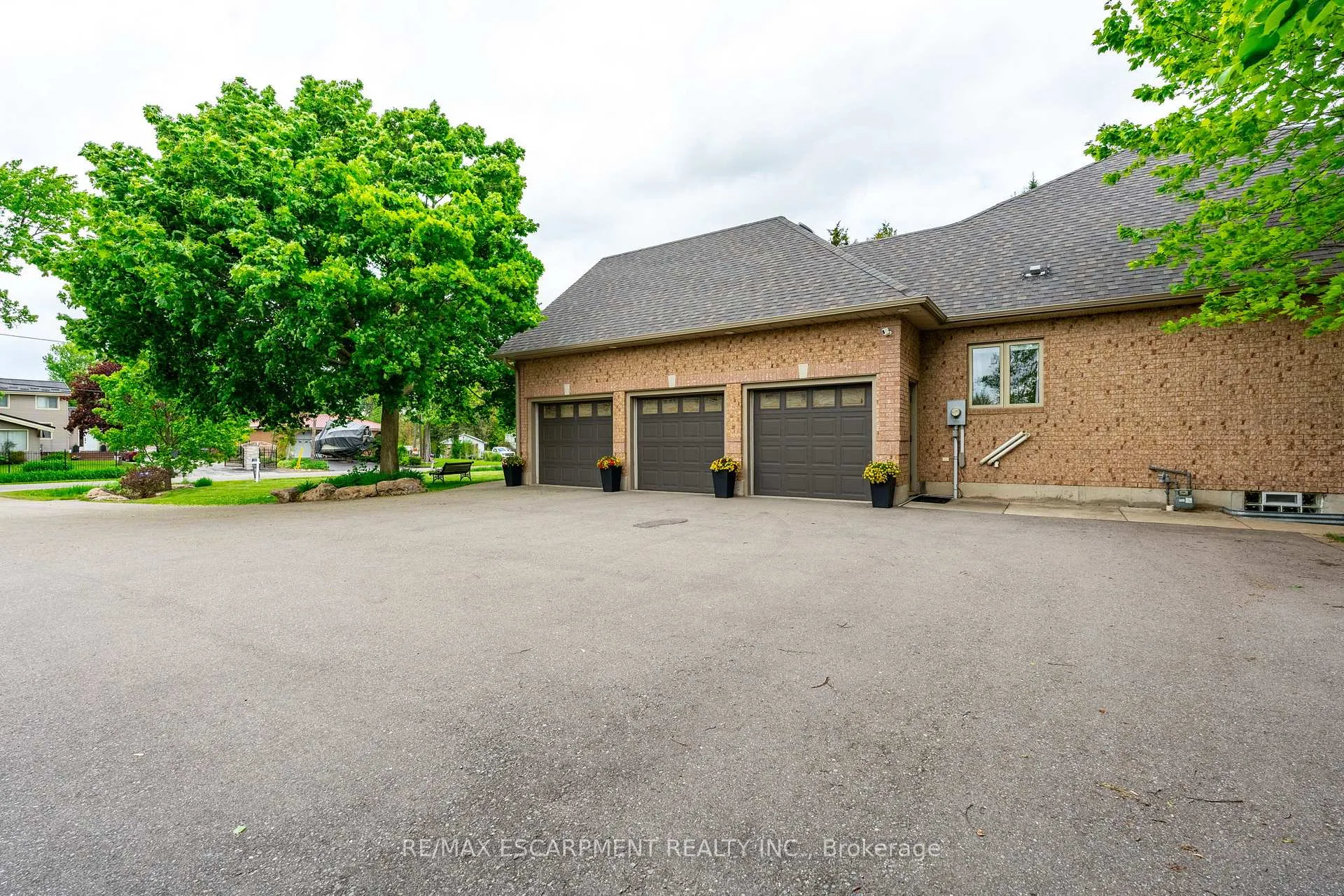 Photo 3 of 248 4th Concession Road W, Hamilton, Rural Flamborough — HOMEH
