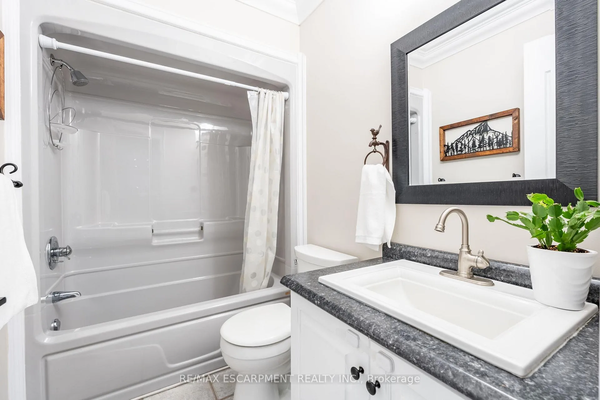 Photo 19 of 248 4th Concession Road W, Hamilton, Rural Flamborough — HOMEH