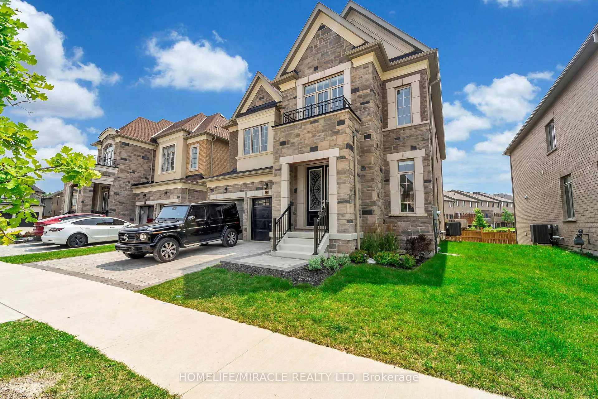 Photo 3 of 273 Forest Creek Drive, Kitchener — HOMEH