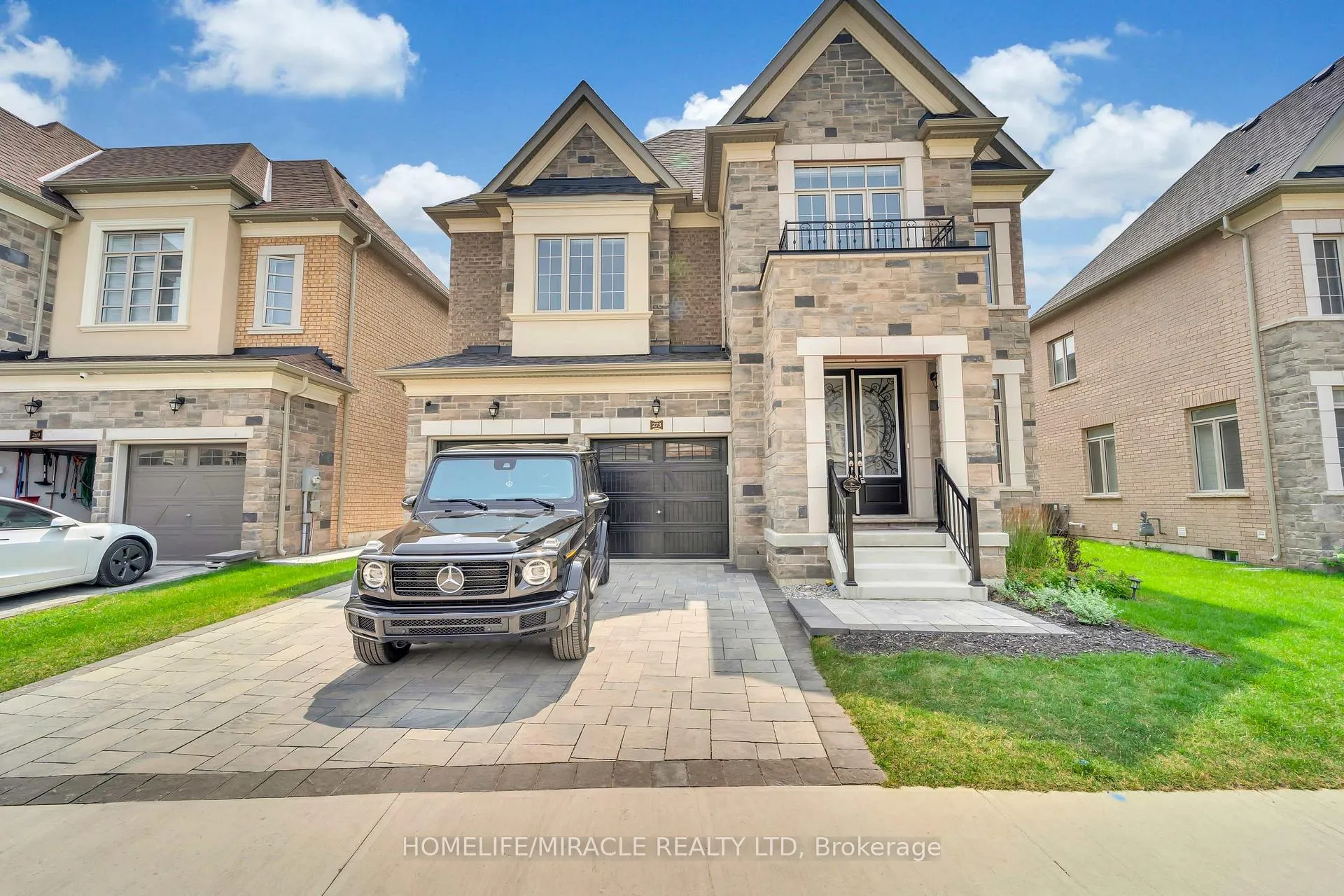 Photo 4 of 273 Forest Creek Drive, Kitchener — HOMEH