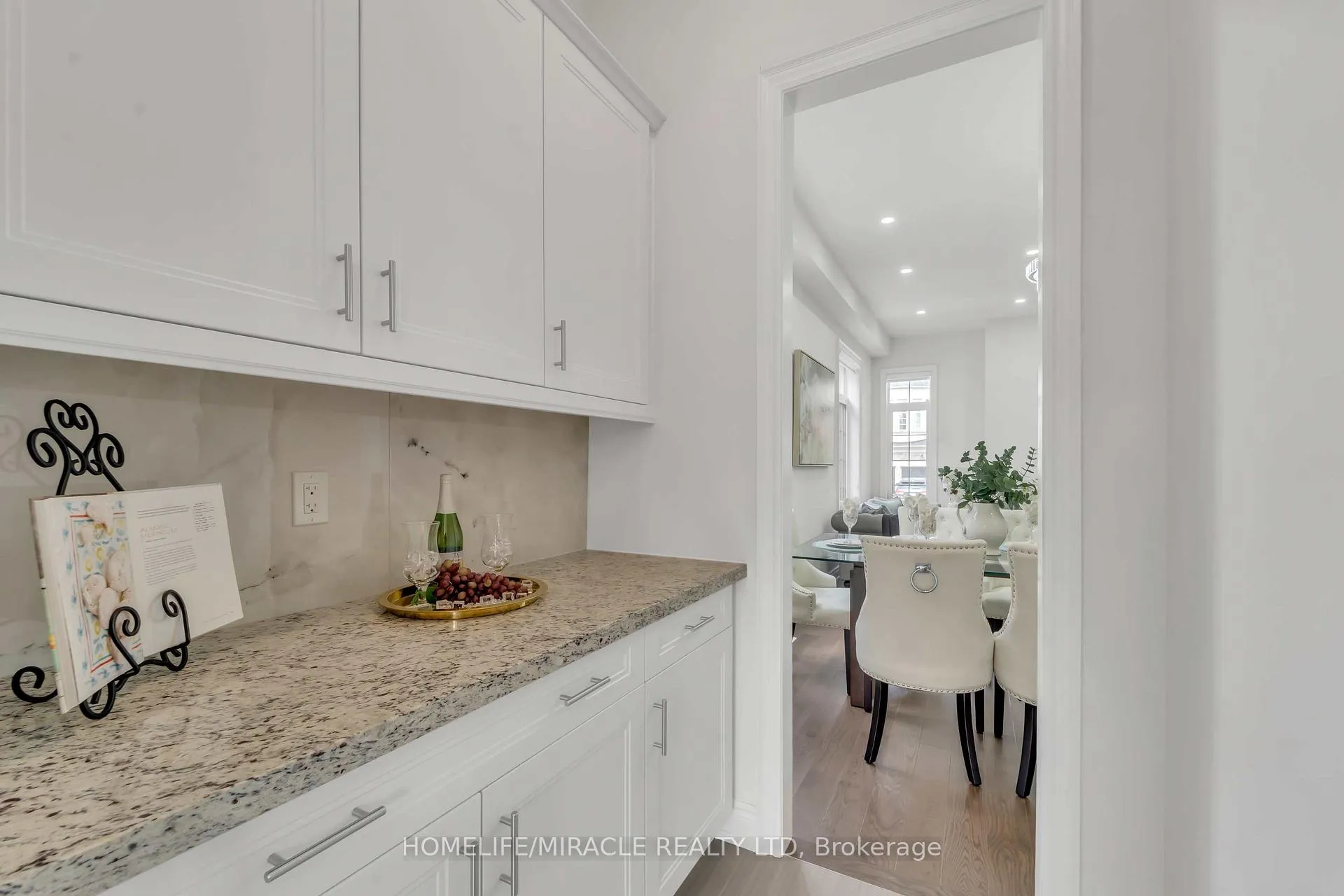 Photo 18 of 273 Forest Creek Drive, Kitchener — HOMEH