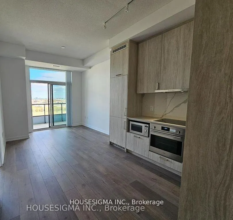 Front of Unit 1011, 60 Honeycrisp Crescent