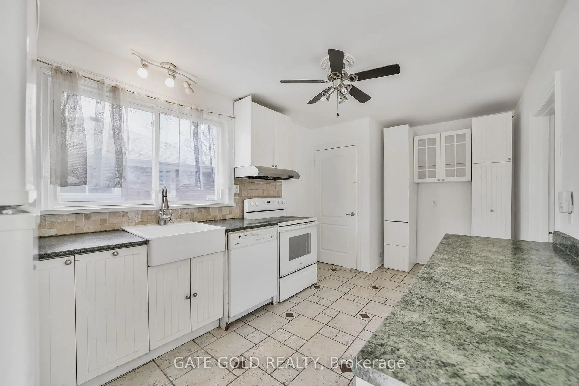 Photo 9 of 264 upper paradise Drive, Hamilton, Westcliffe — HOMEH
