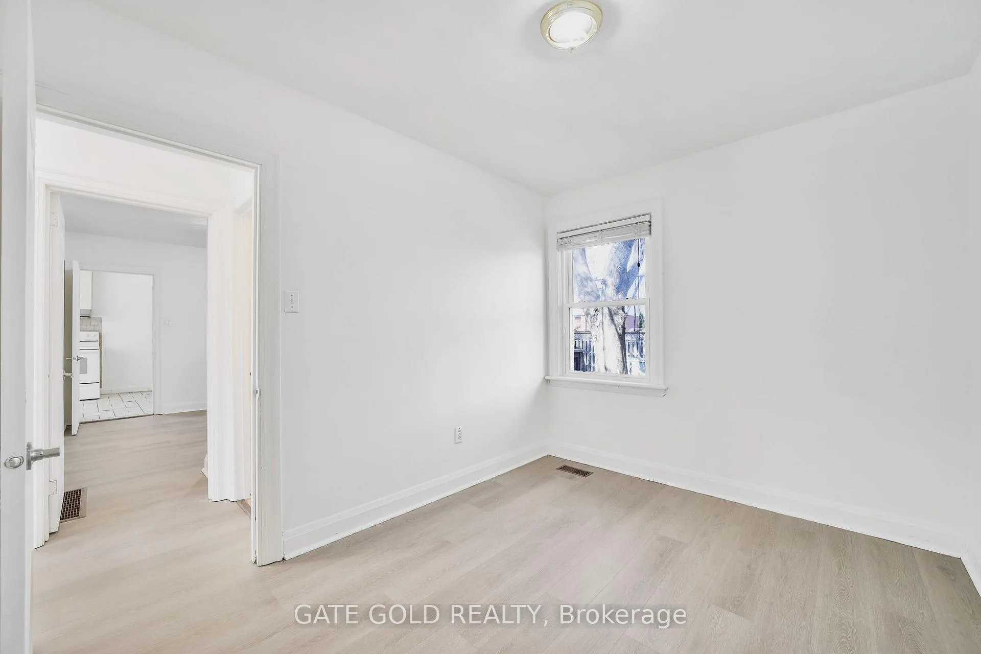 Photo 15 of 264 upper paradise Drive, Hamilton, Westcliffe — HOMEH