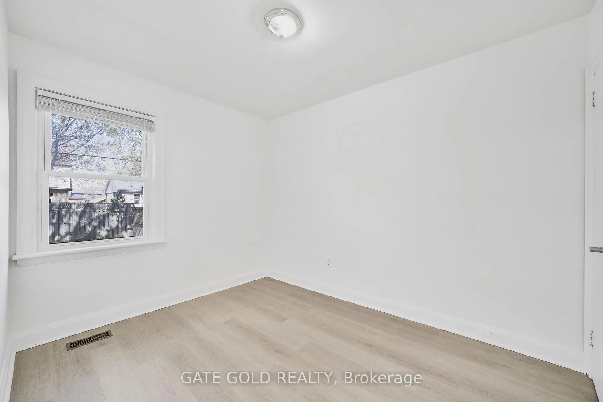 Photo 16 of 264 upper paradise Drive, Hamilton, Westcliffe — HOMEH