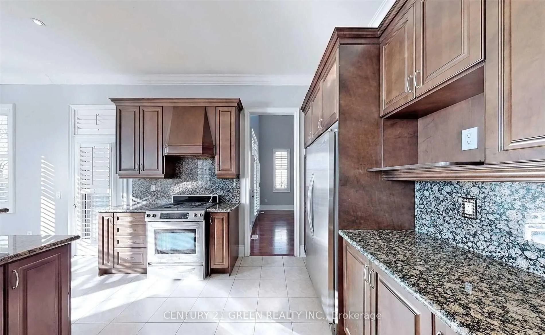Photo 9 of 8 Pasadena Avenue, Brampton, Bram East — HOMEH
