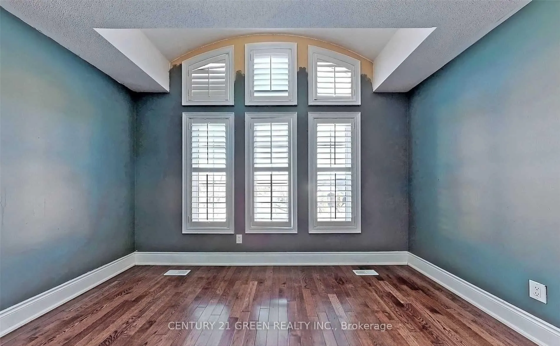 Photo 21 of 8 Pasadena Avenue, Brampton, Bram East — HOMEH
