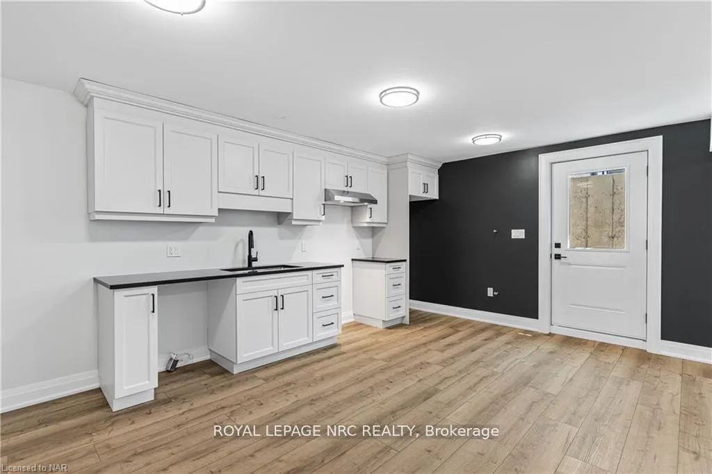 Photo 18 of 7490 Sherrilee Crescent, Niagara Falls, Brown — HOMEH