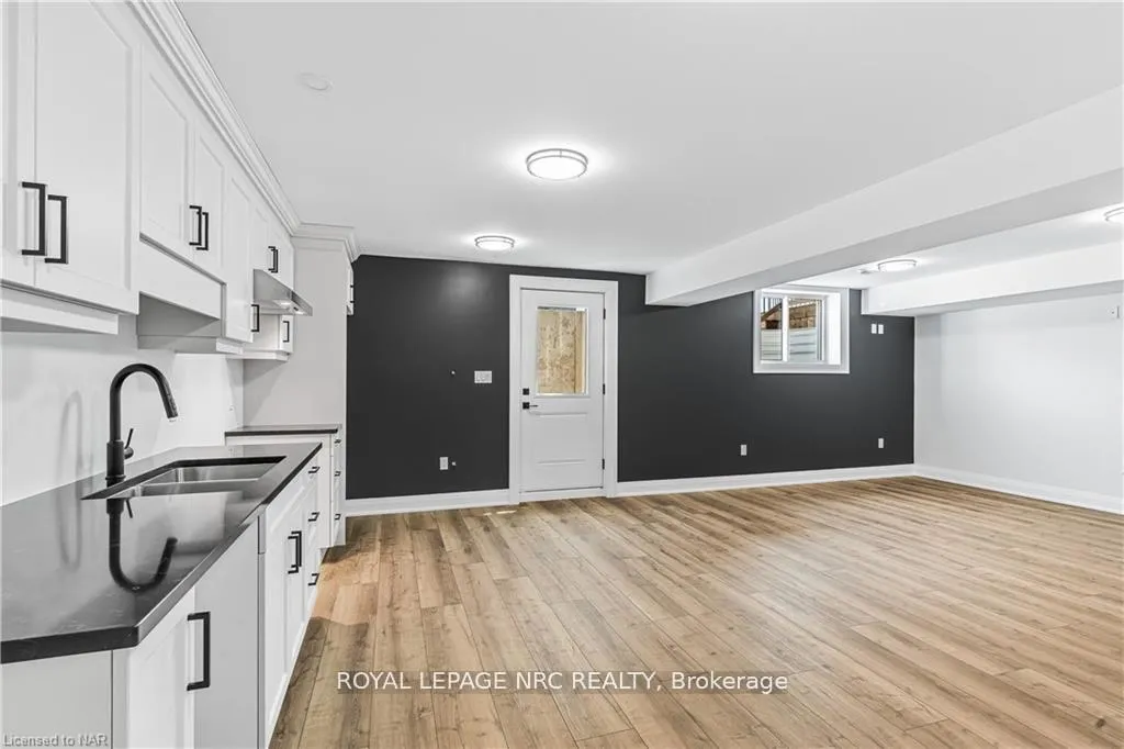 Photo 20 of 7490 Sherrilee Crescent, Niagara Falls, Brown — HOMEH