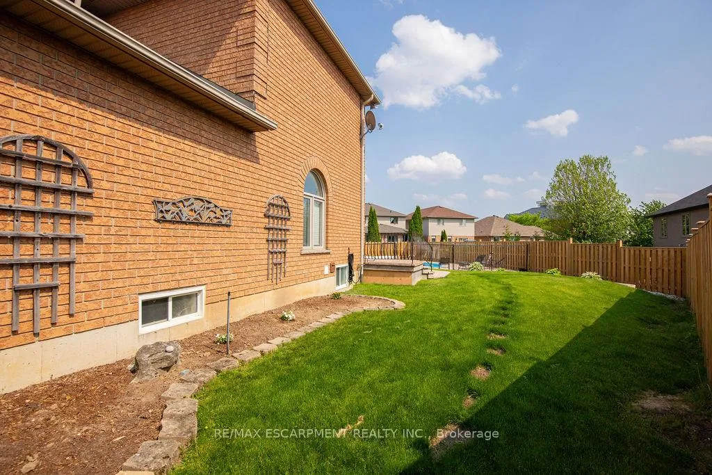 Photo 3 of 177 Claudette Gate, Hamilton, Falkirk — HOMEH