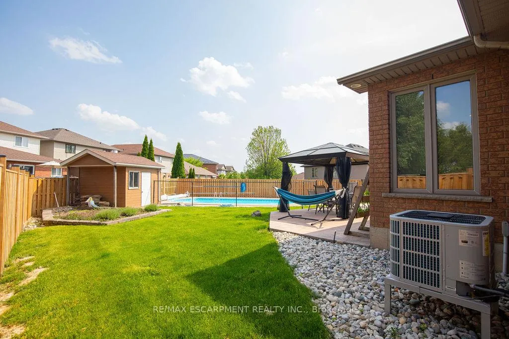 Photo 10 of 177 Claudette Gate, Hamilton, Falkirk — HOMEH