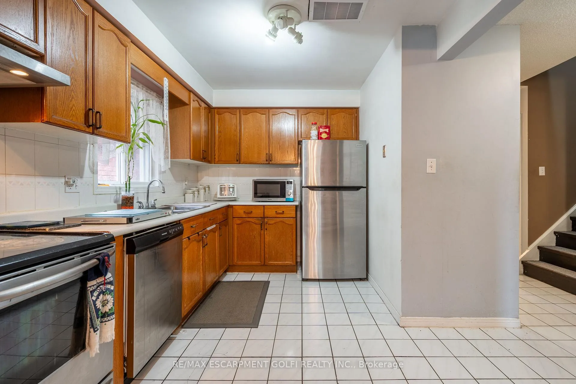 Photo 8 of 707 Acadia Drive, Hamilton, Butler — HOMEH