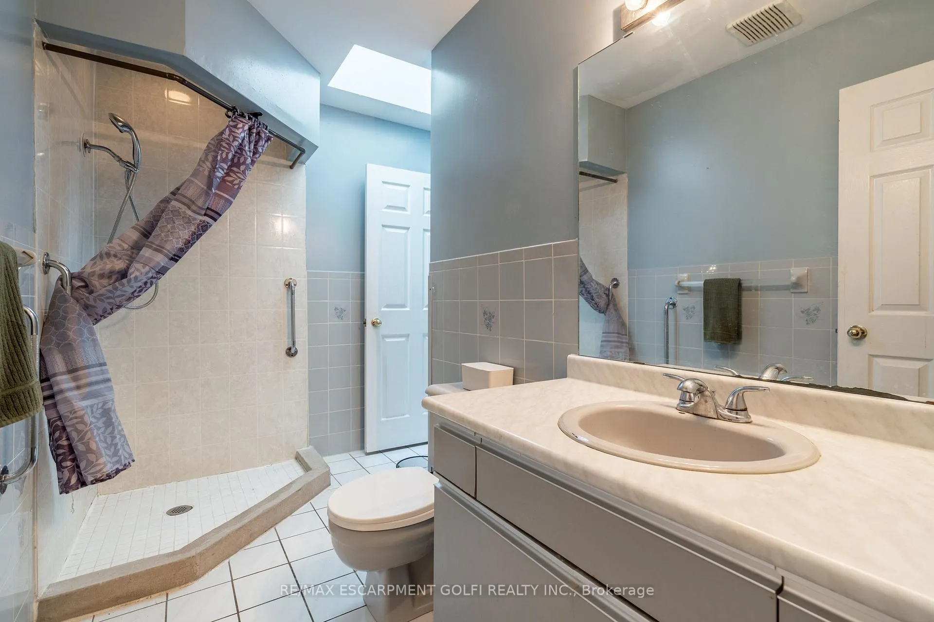 Photo 15 of 707 Acadia Drive, Hamilton, Butler — HOMEH