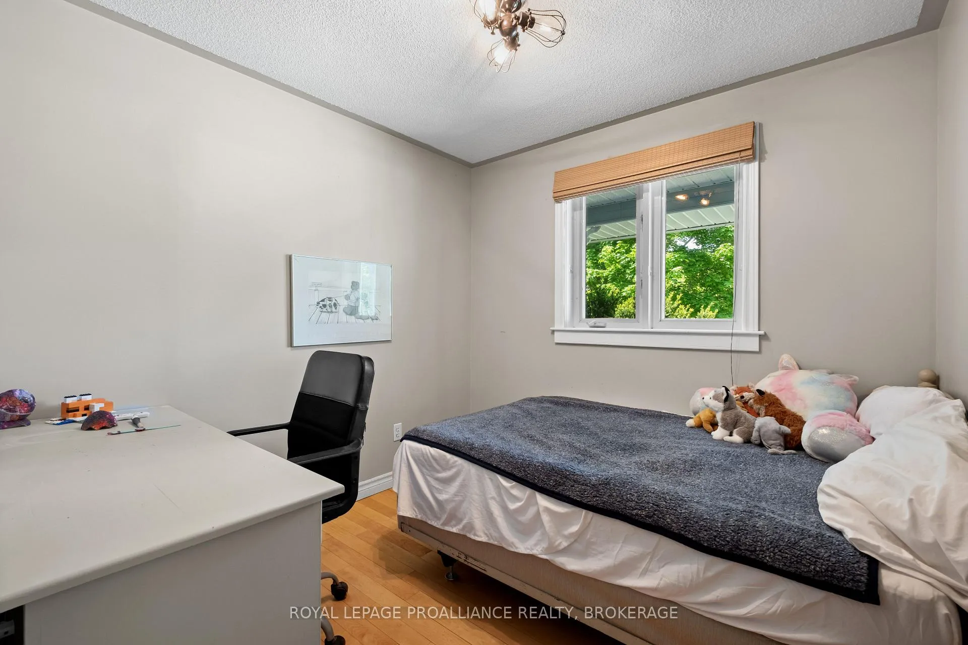 Photo 16 of 1916 Mayview Street, Kingston, City North of 401 — HOMEH