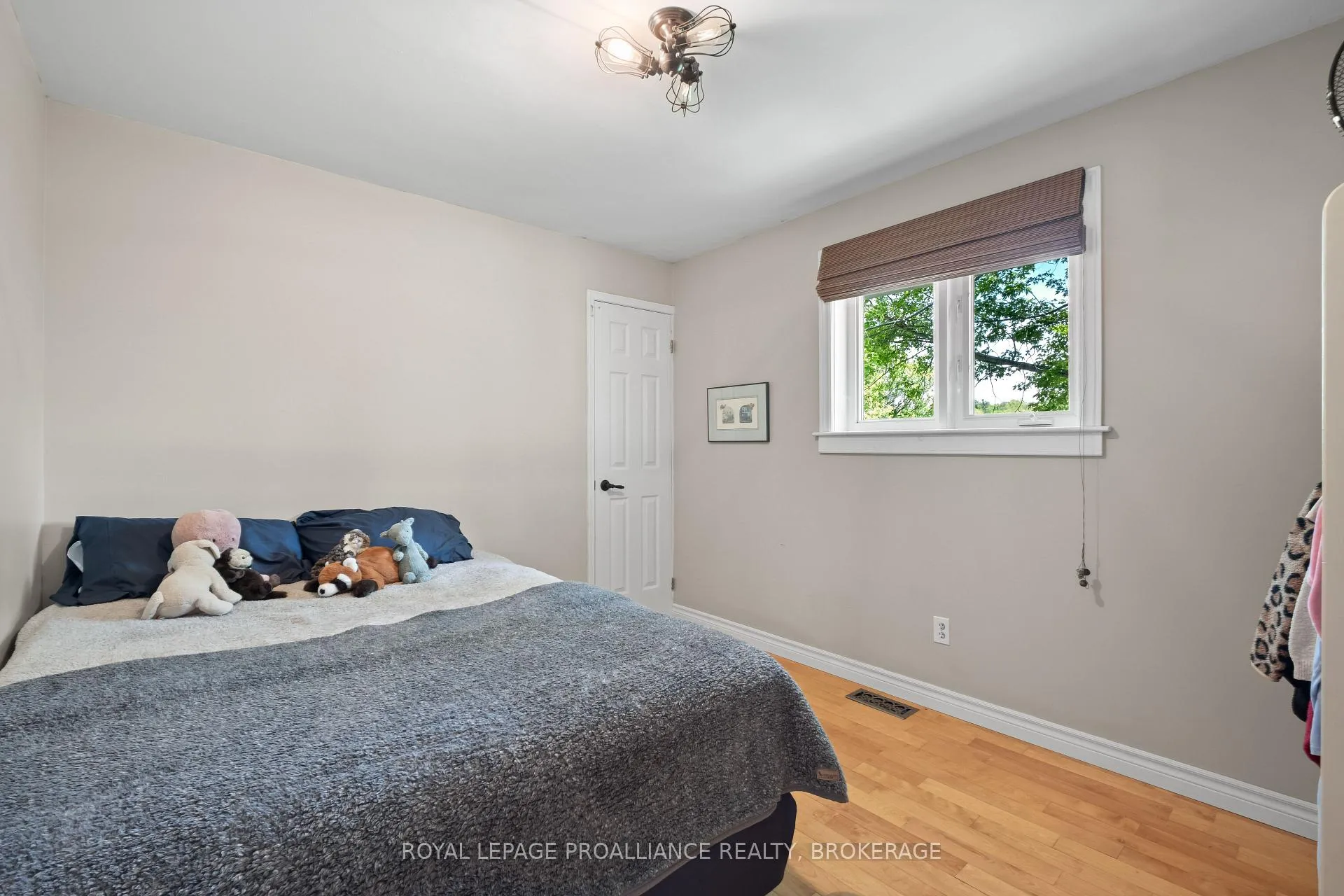 Photo 18 of 1916 Mayview Street, Kingston, City North of 401 — HOMEH