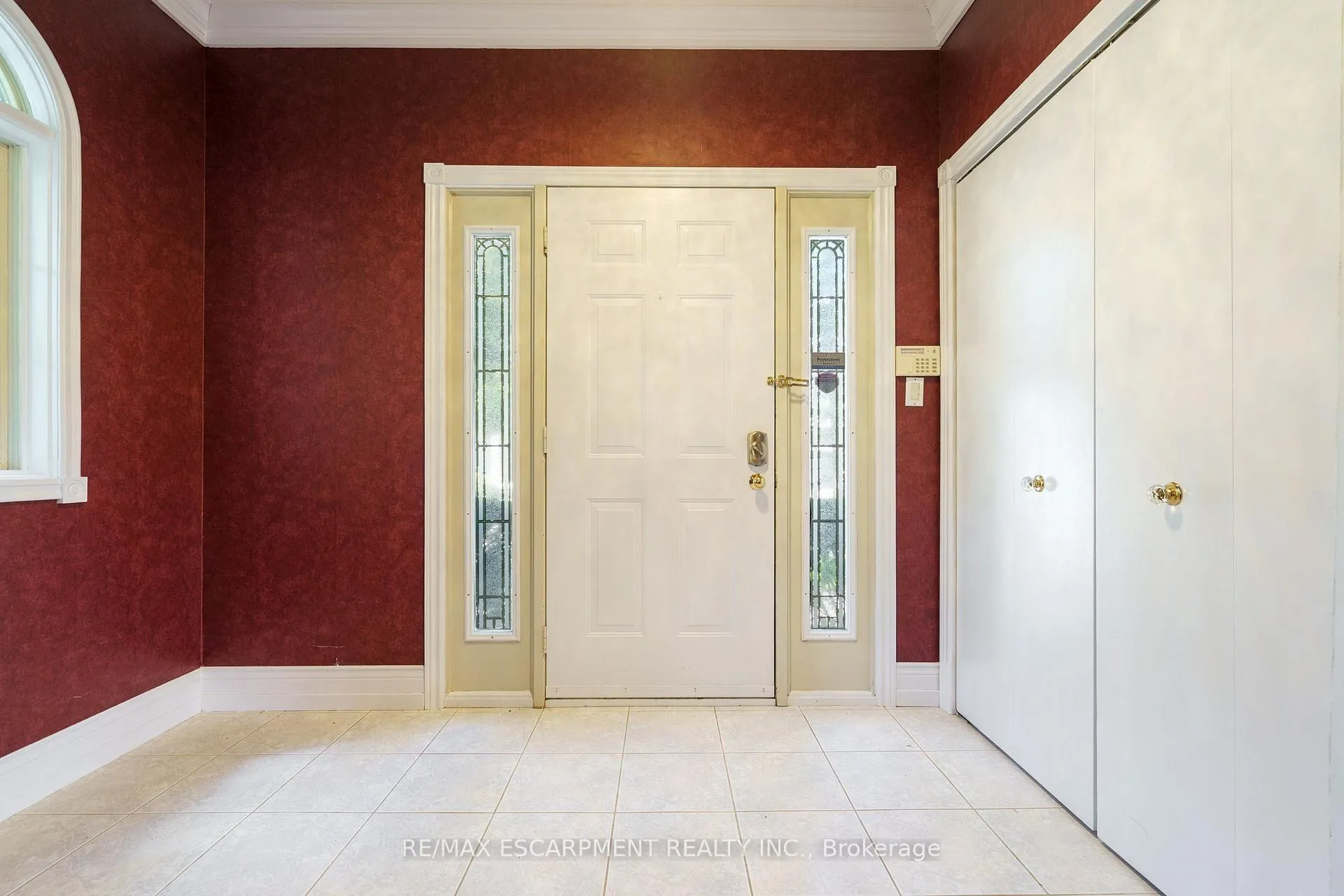 Photo 5 of 64 Academy Street, Hamilton, Ancaster — HOMEH