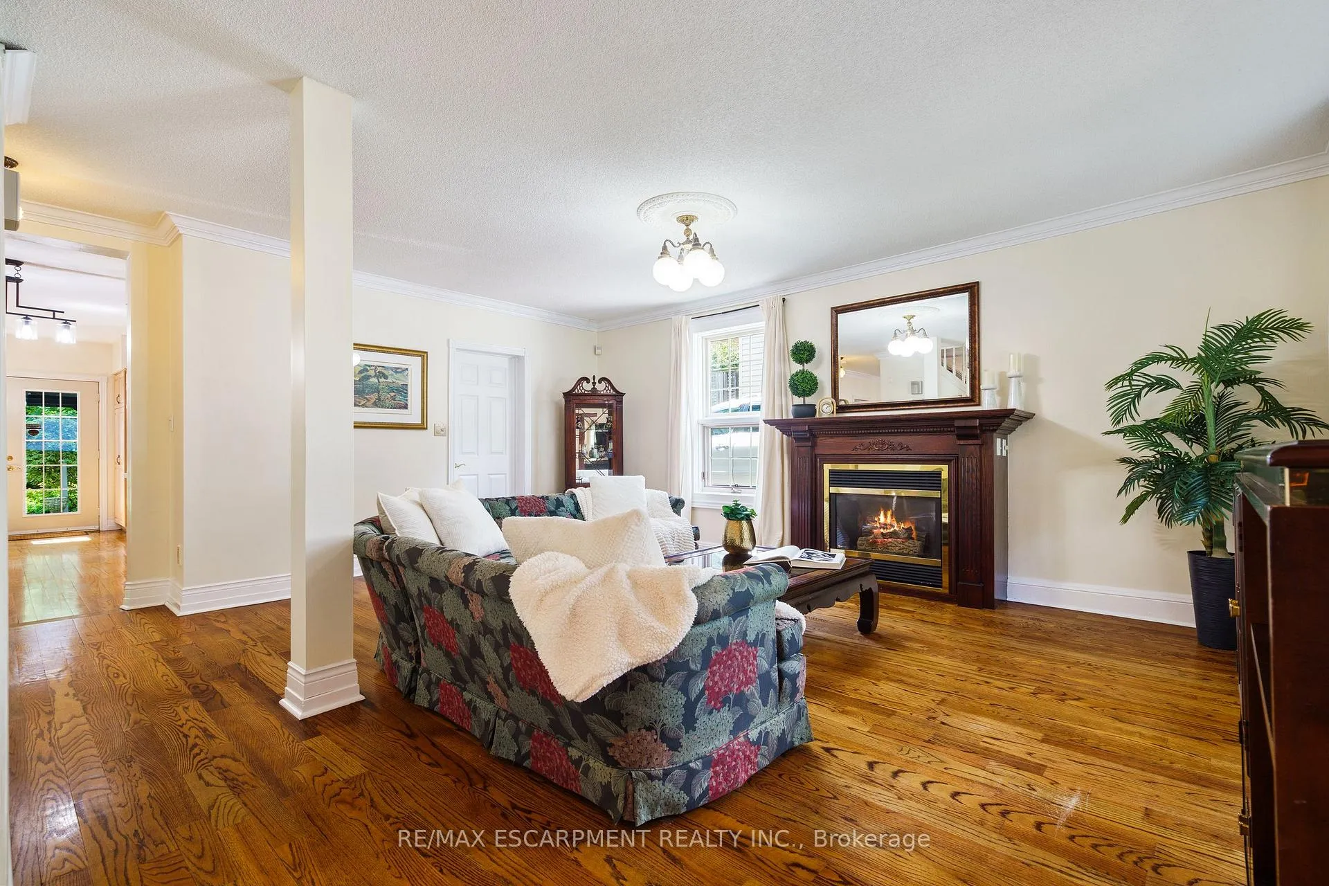 Photo 6 of 64 Academy Street, Hamilton, Ancaster — HOMEH