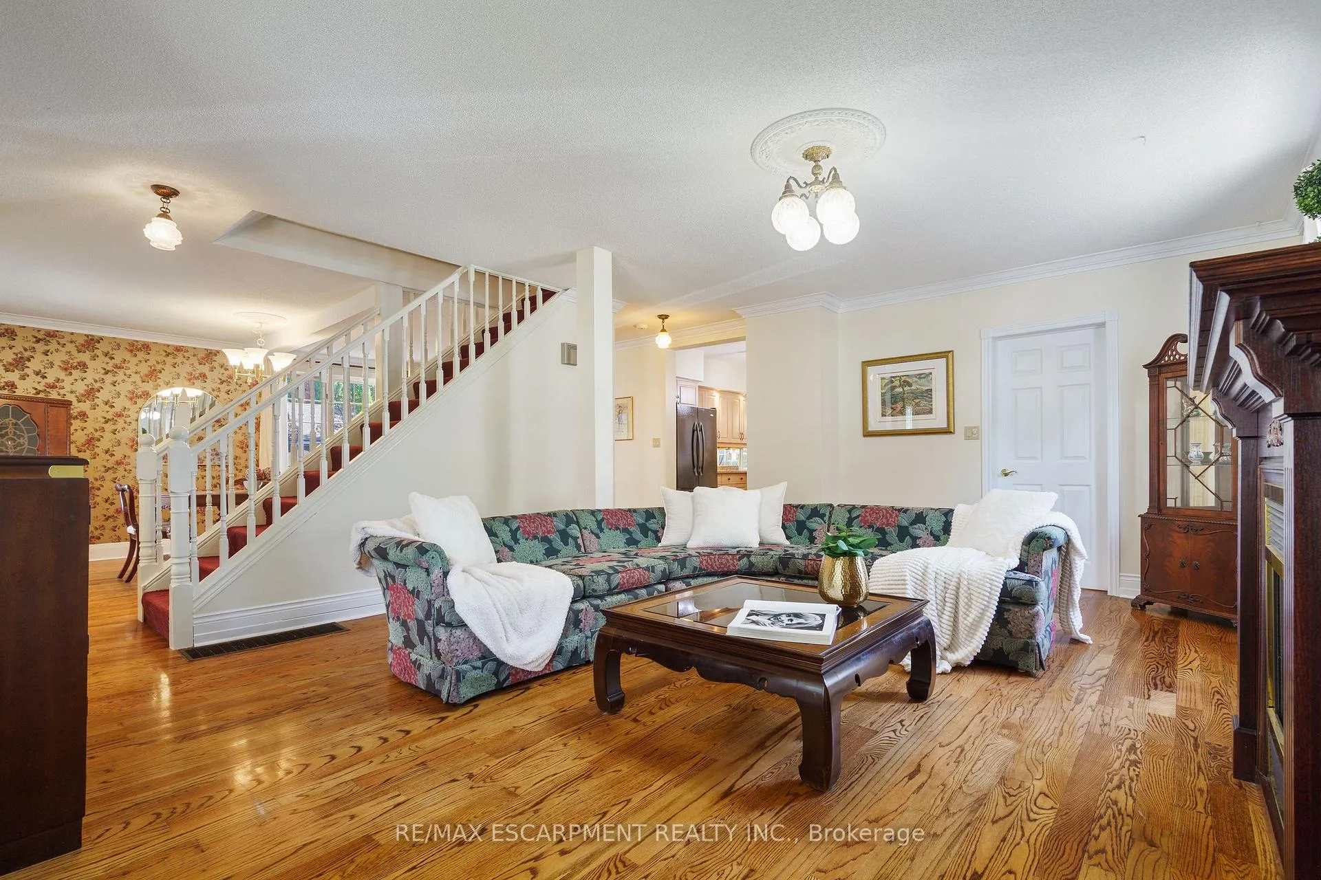 Photo 8 of 64 Academy Street, Hamilton, Ancaster — HOMEH
