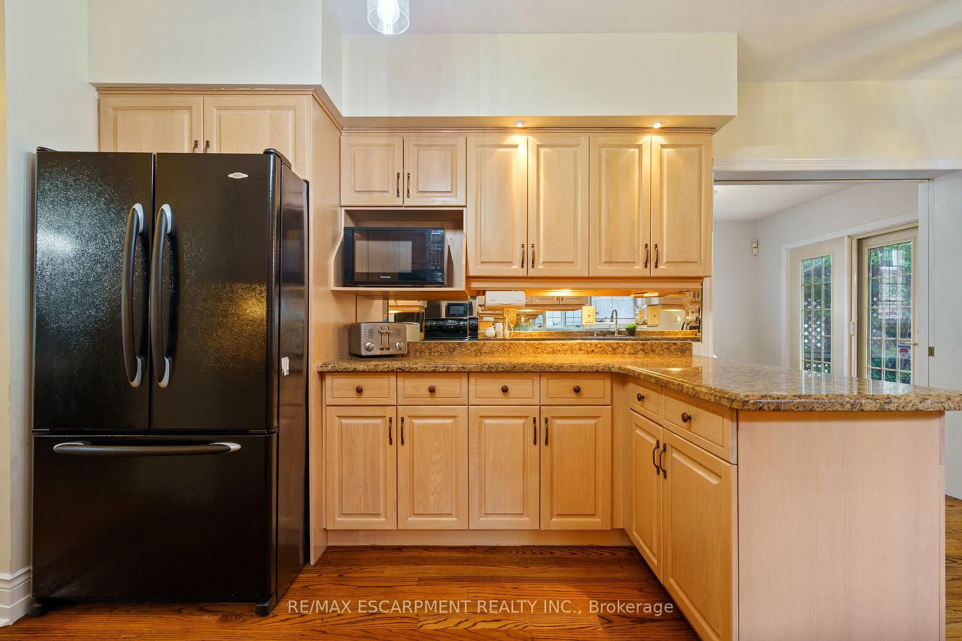 Photo 10 of 64 Academy Street, Hamilton, Ancaster — HOMEH