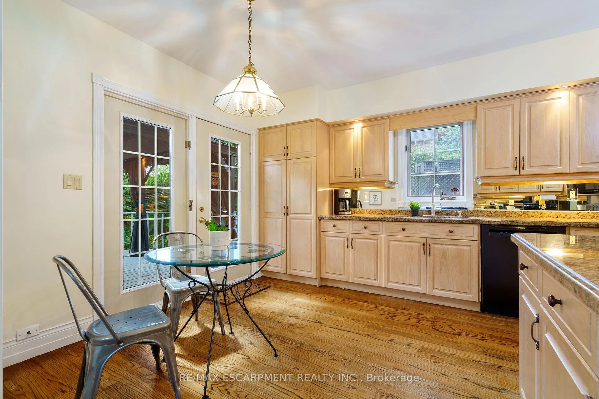 Photo 15 of 64 Academy Street, Hamilton, Ancaster — HOMEH