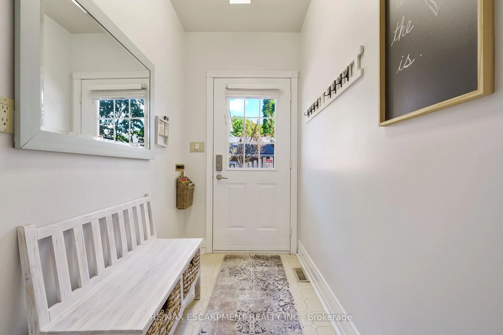 Photo 23 of 64 Academy Street, Hamilton, Ancaster — HOMEH