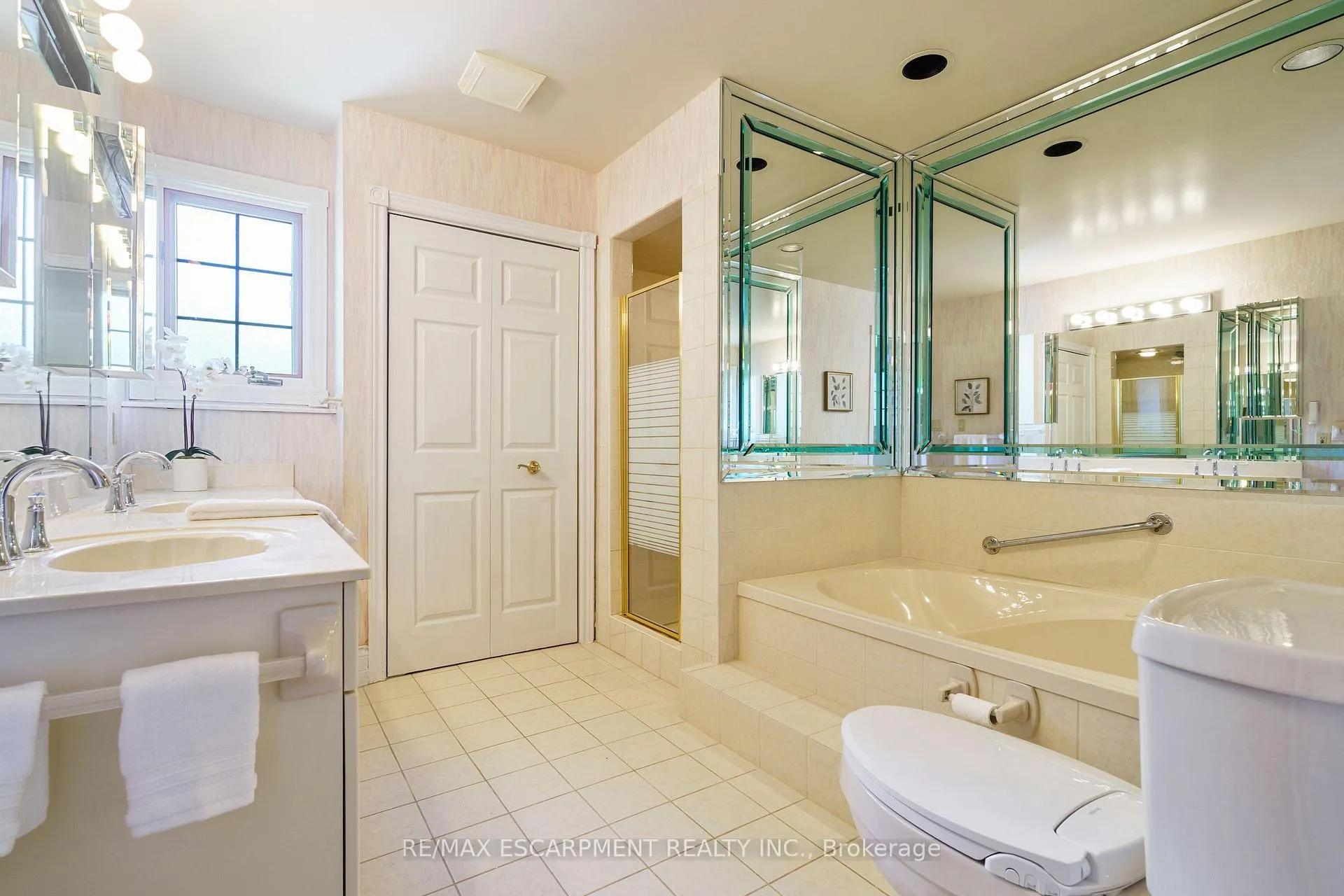 Photo 30 of 64 Academy Street, Hamilton, Ancaster — HOMEH