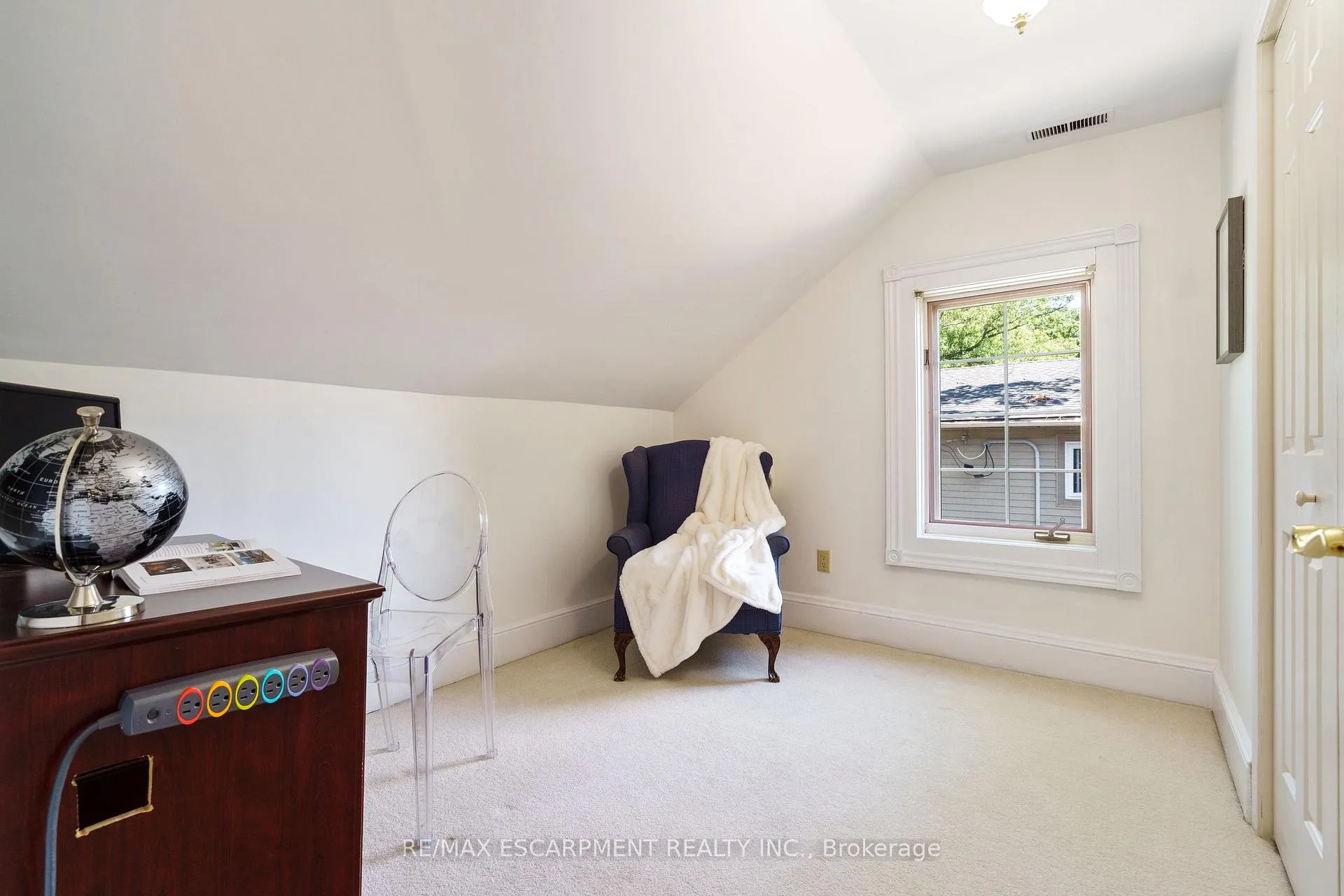 Photo 35 of 64 Academy Street, Hamilton, Ancaster — HOMEH