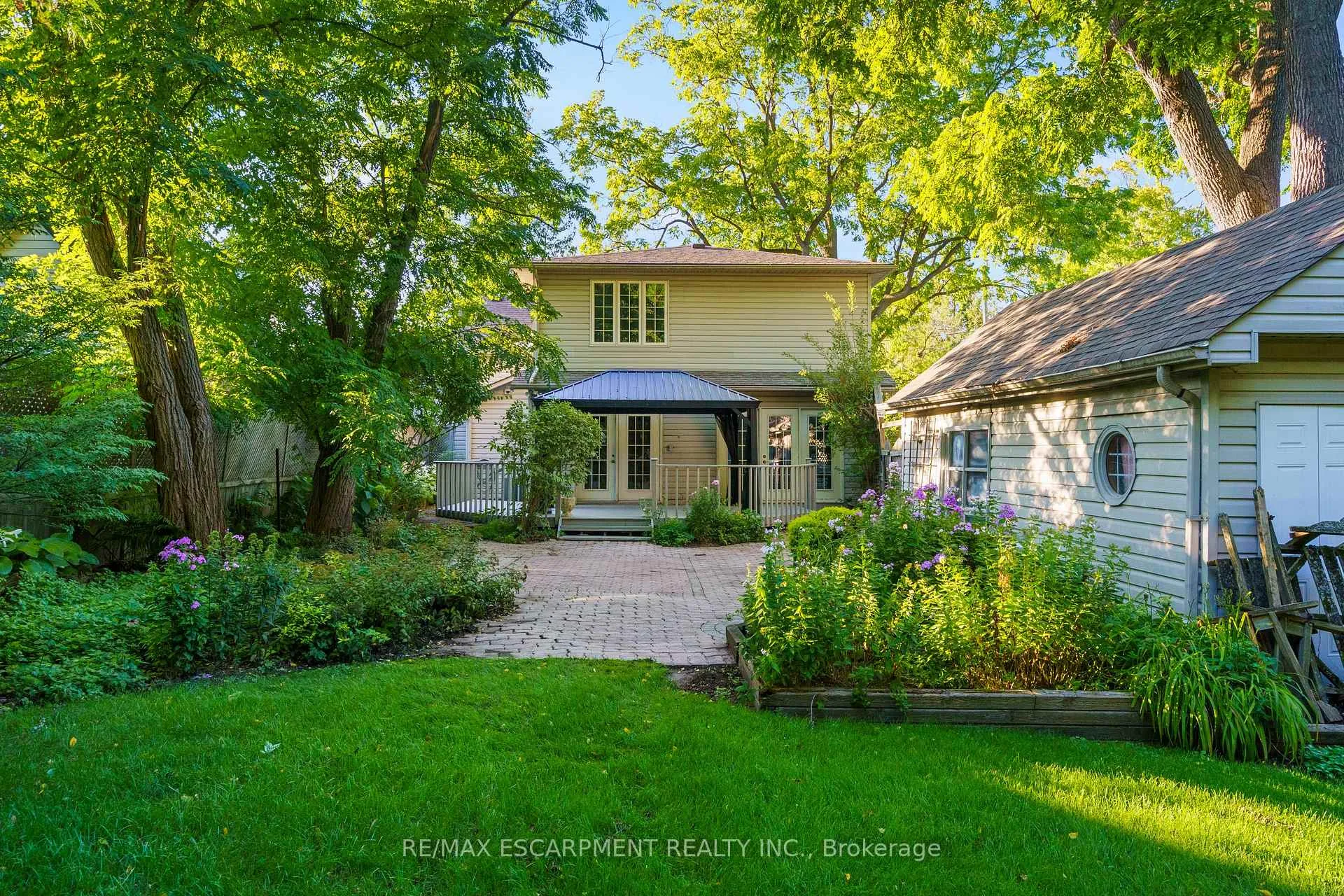 Photo 41 of 64 Academy Street, Hamilton, Ancaster — HOMEH