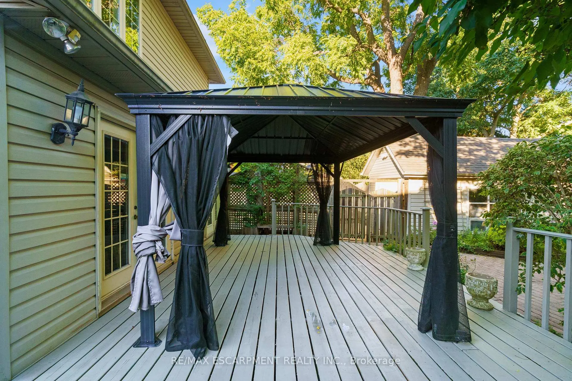 Photo 44 of 64 Academy Street, Hamilton, Ancaster — HOMEH