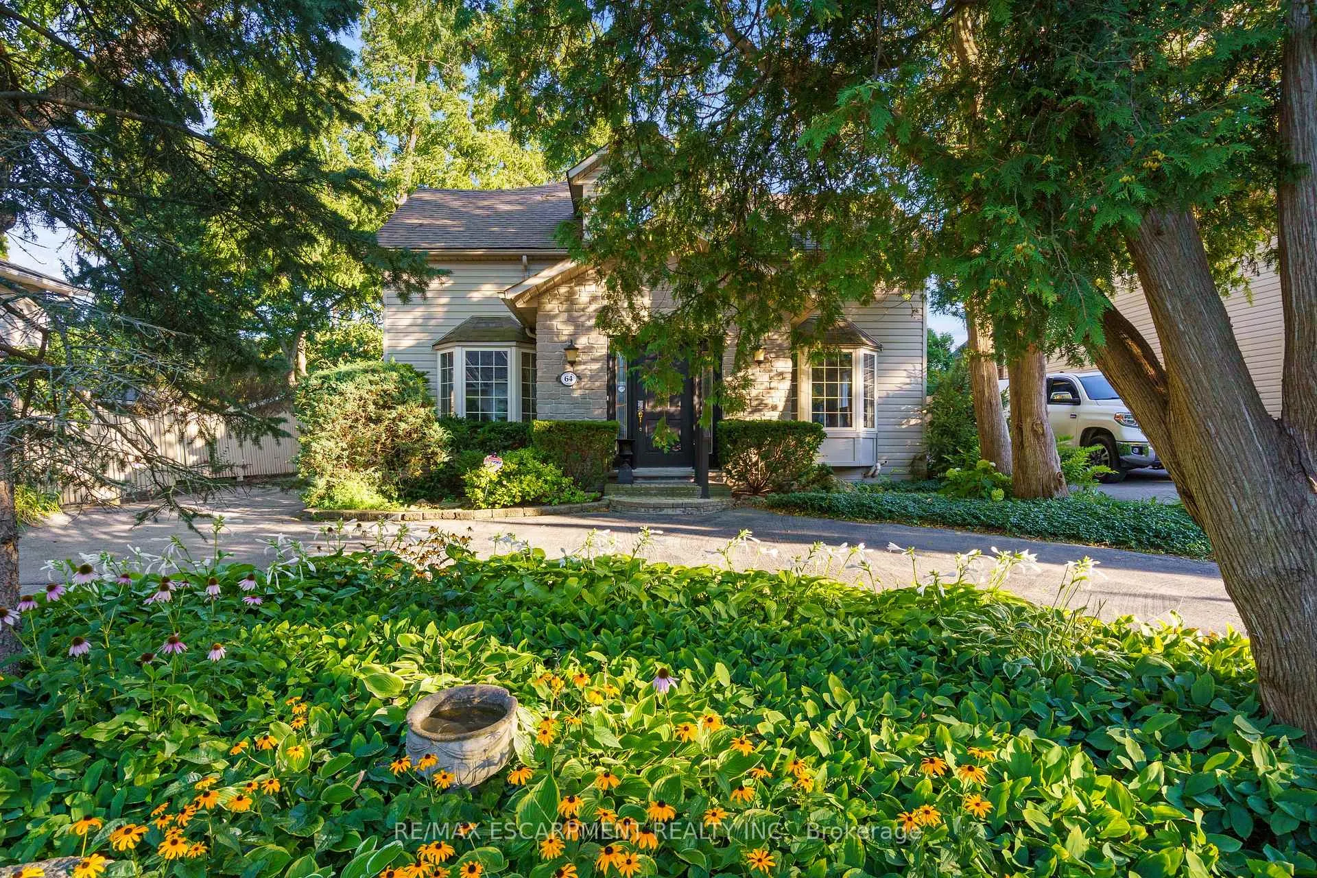 Photo 46 of 64 Academy Street, Hamilton, Ancaster — HOMEH